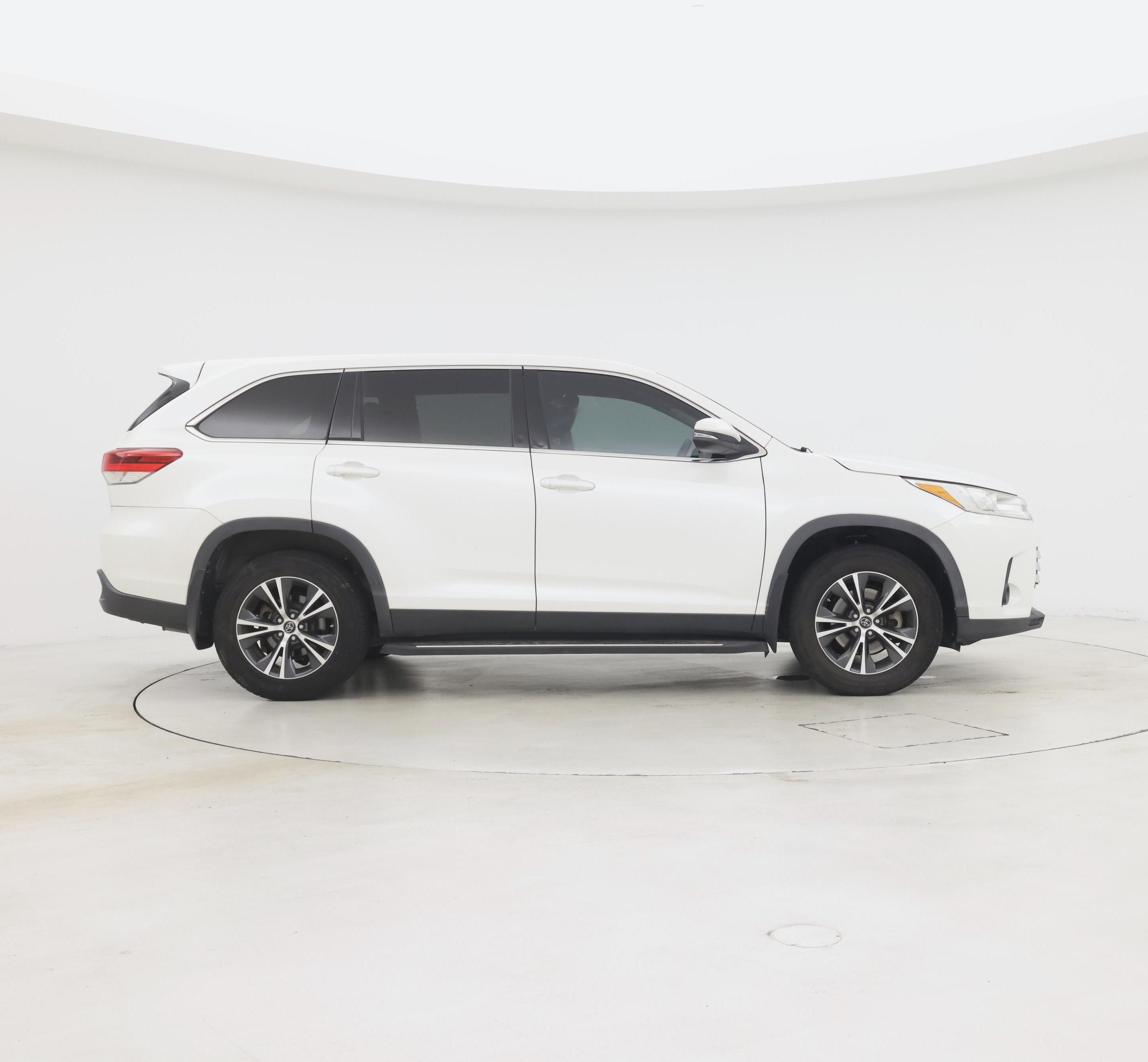 Thumbnail: 2019 Toyota Highlander - 7