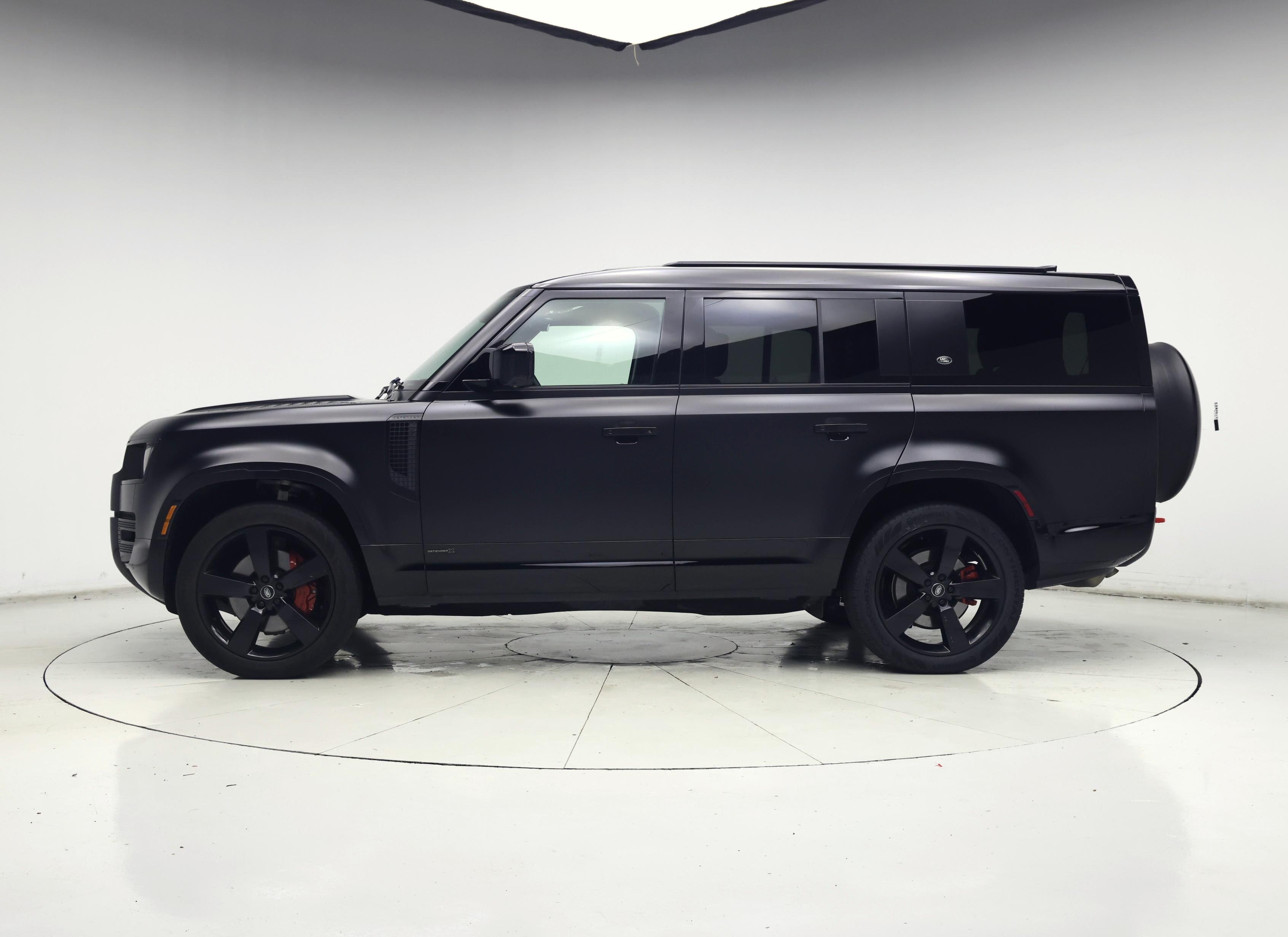 Thumbnail: 2024 Land Rover Defender - 3