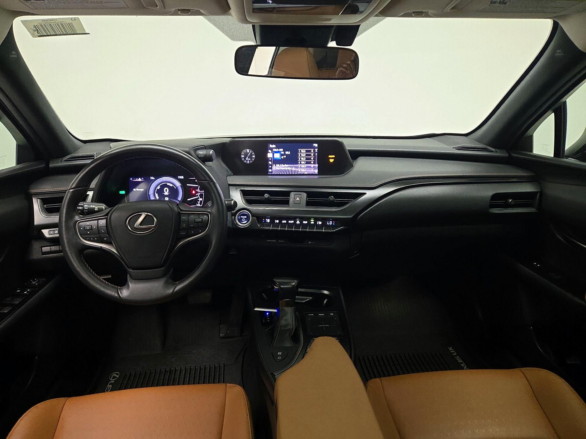 Thumbnail: 2022 Lexus UX - 9