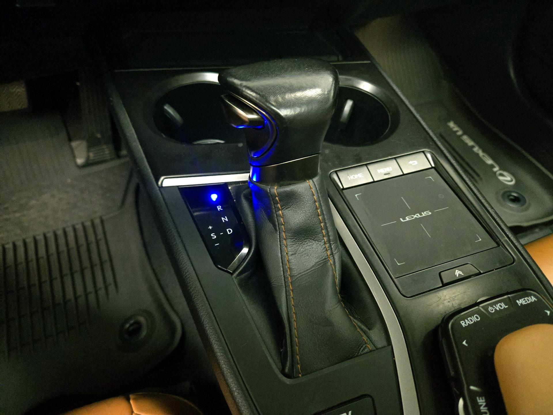 Thumbnail: 2022 Lexus UX - 17