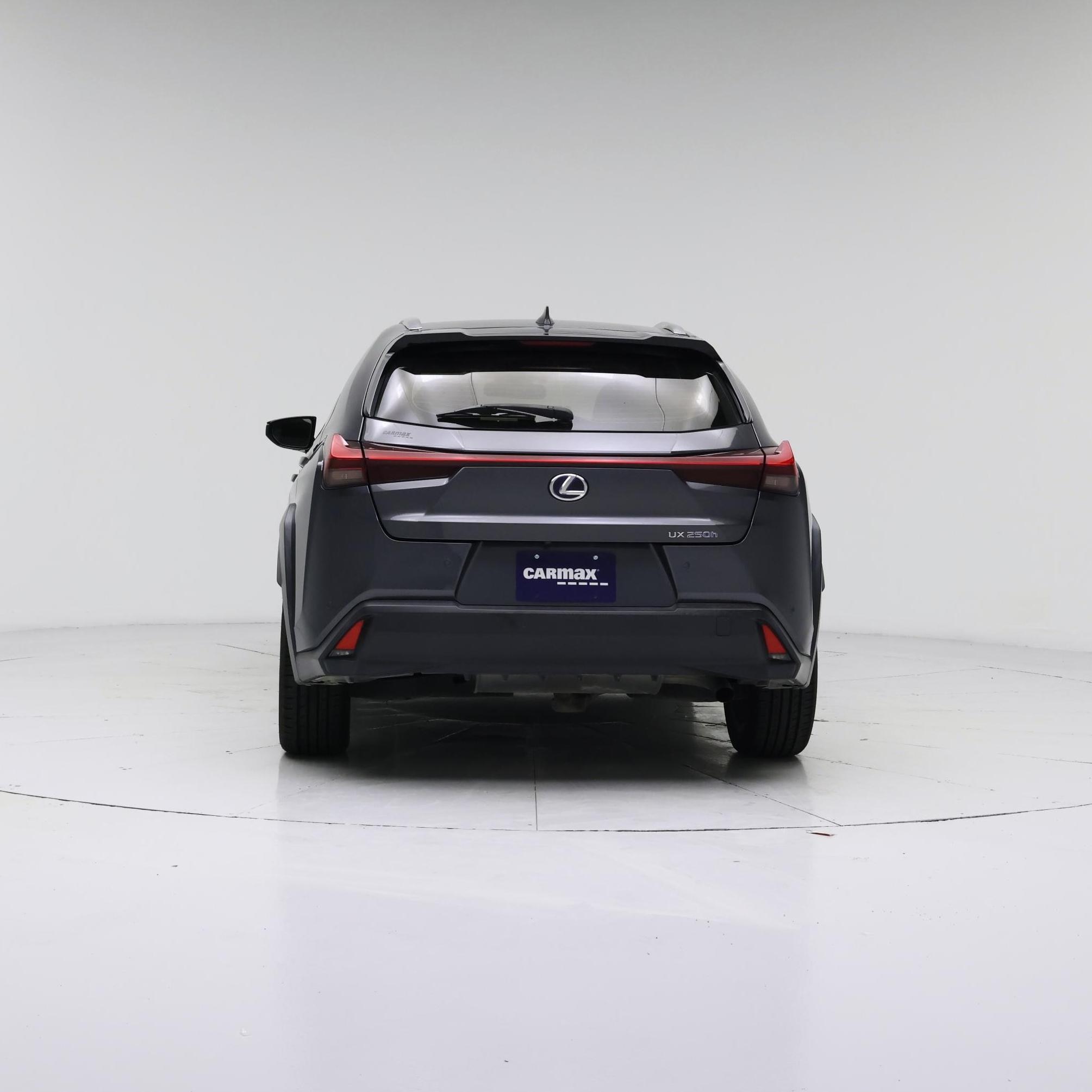 Thumbnail: 2022 Lexus UX - 6