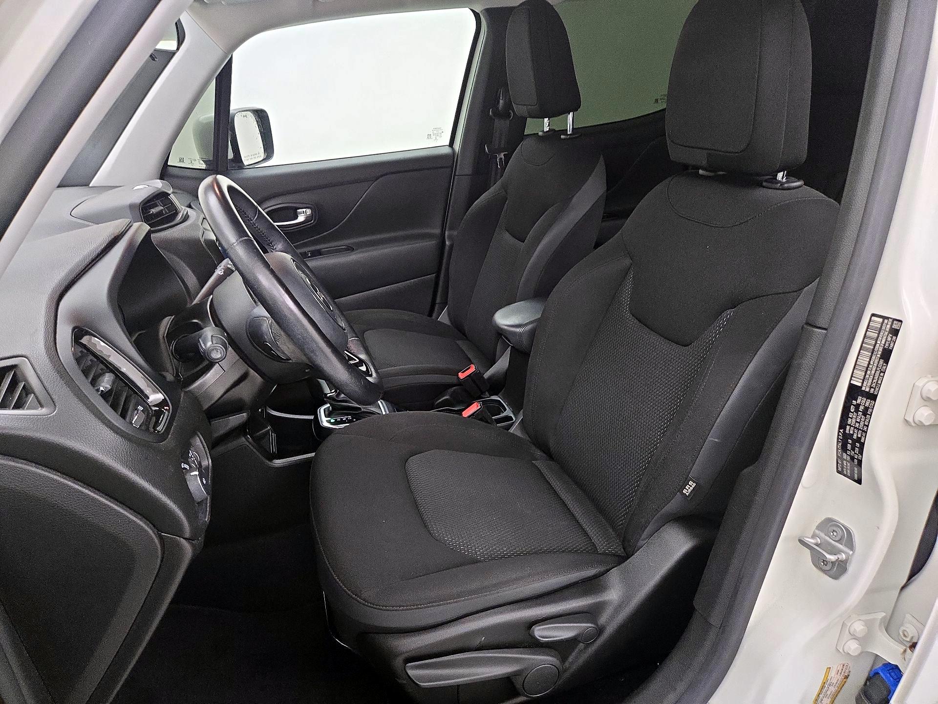 Thumbnail: 2020 Jeep Renegade - 11