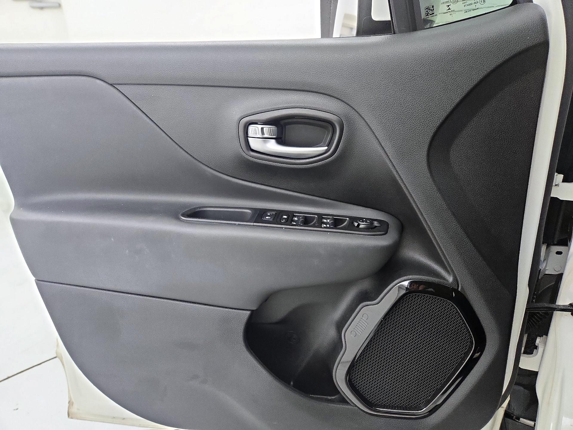 Thumbnail: 2020 Jeep Renegade - 12