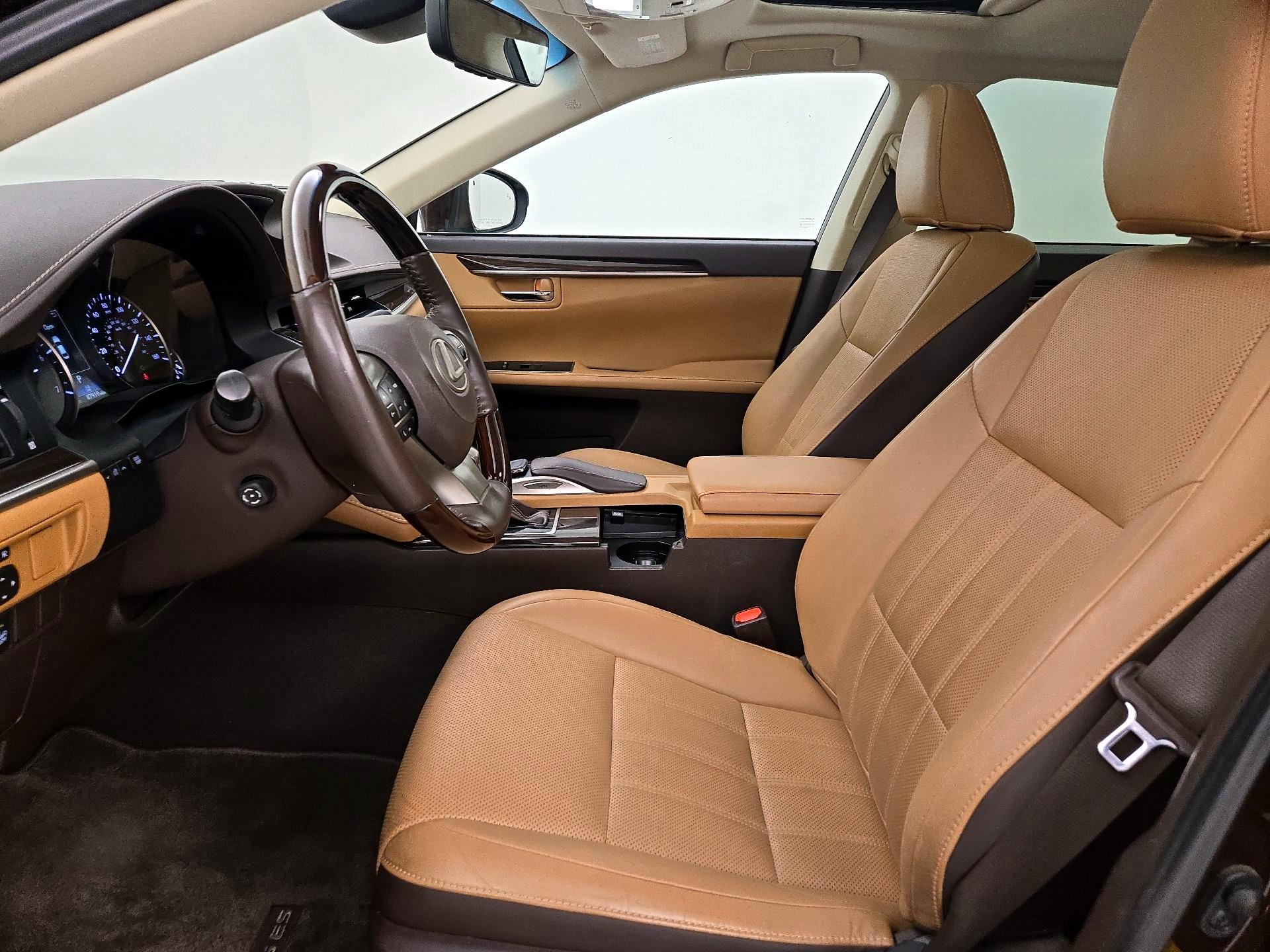 Thumbnail: 2017 Lexus ES - 11