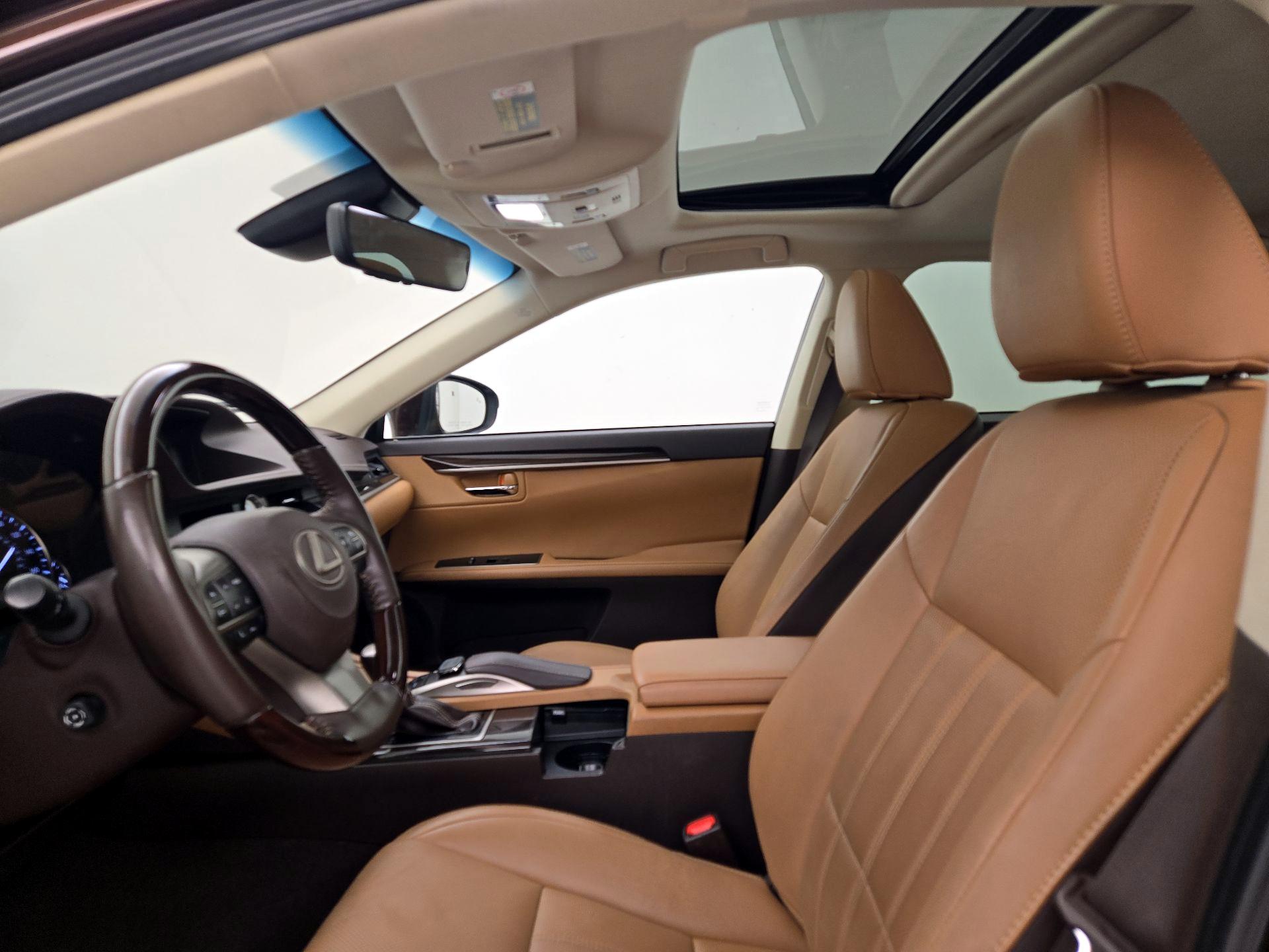 Thumbnail: 2017 Lexus ES - 20