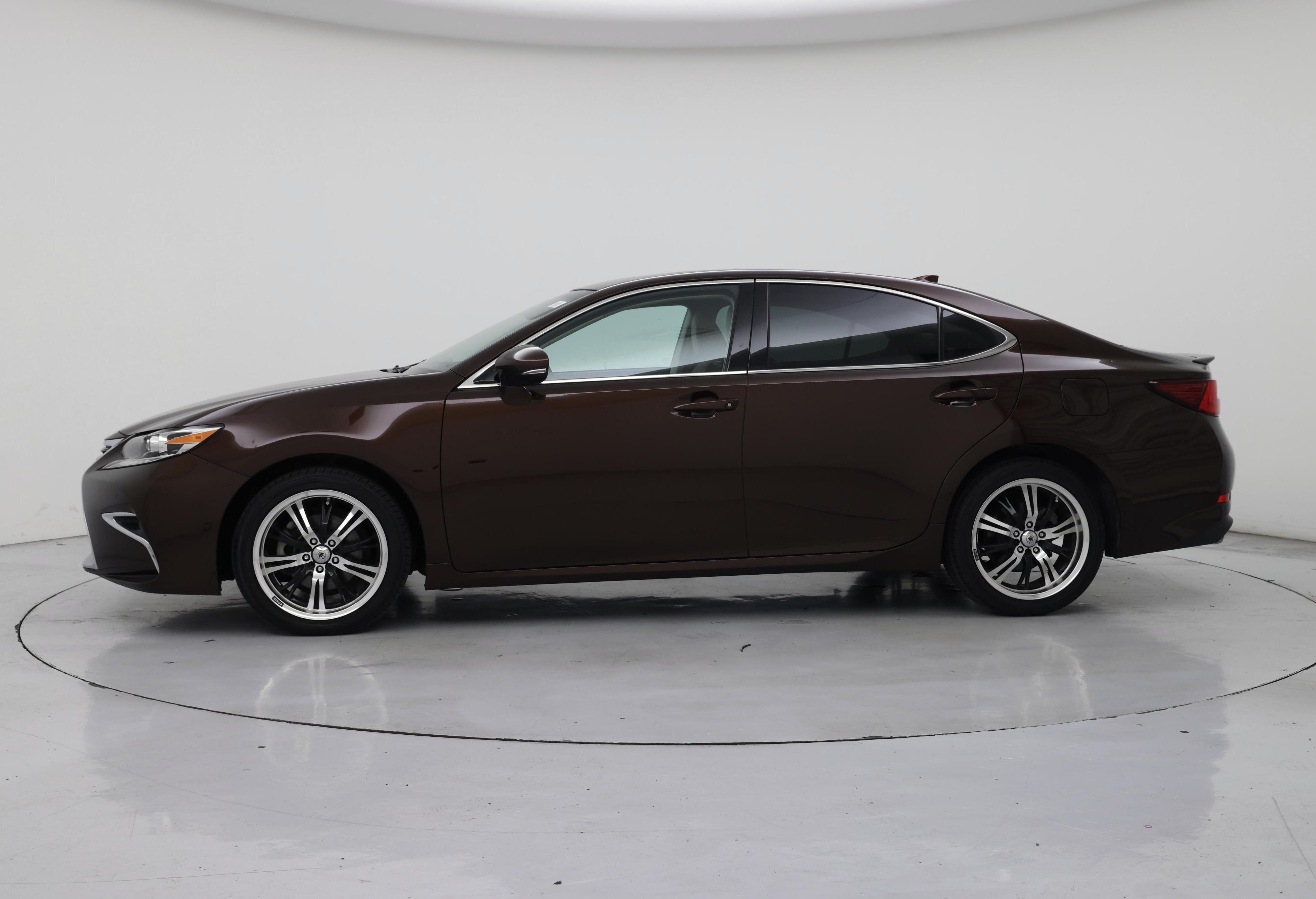Thumbnail: 2017 Lexus ES - 3