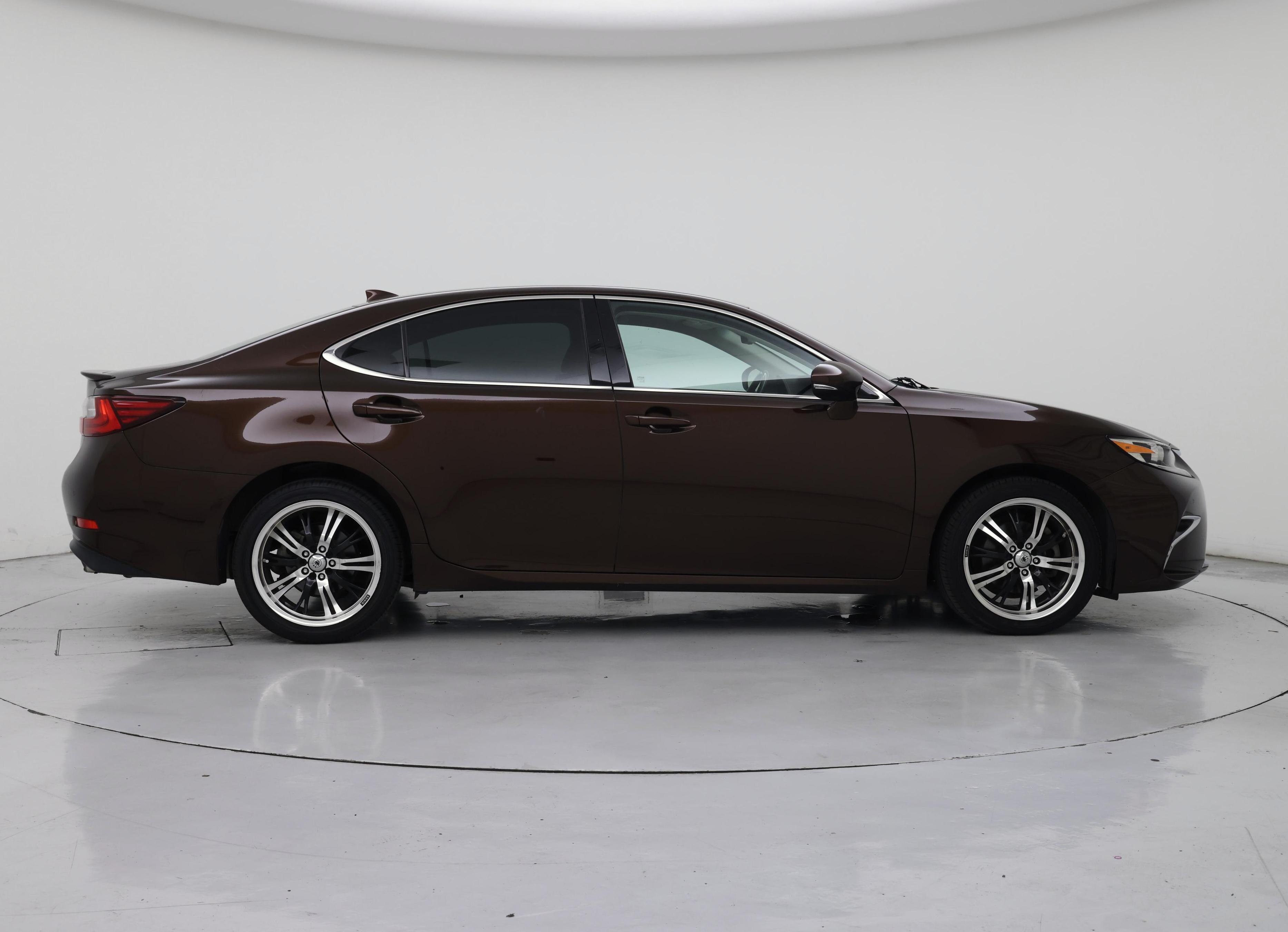 Thumbnail: 2017 Lexus ES - 7