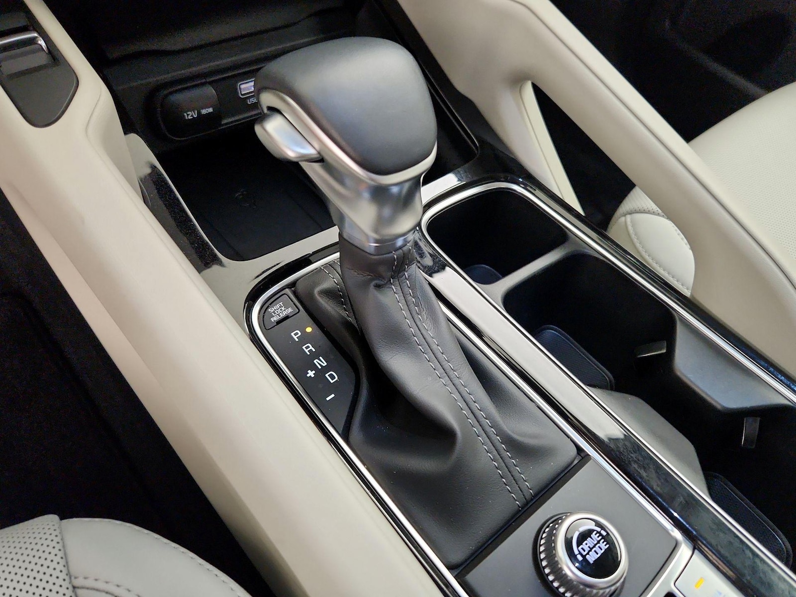 2025 Kia Telluride S - Photo 19