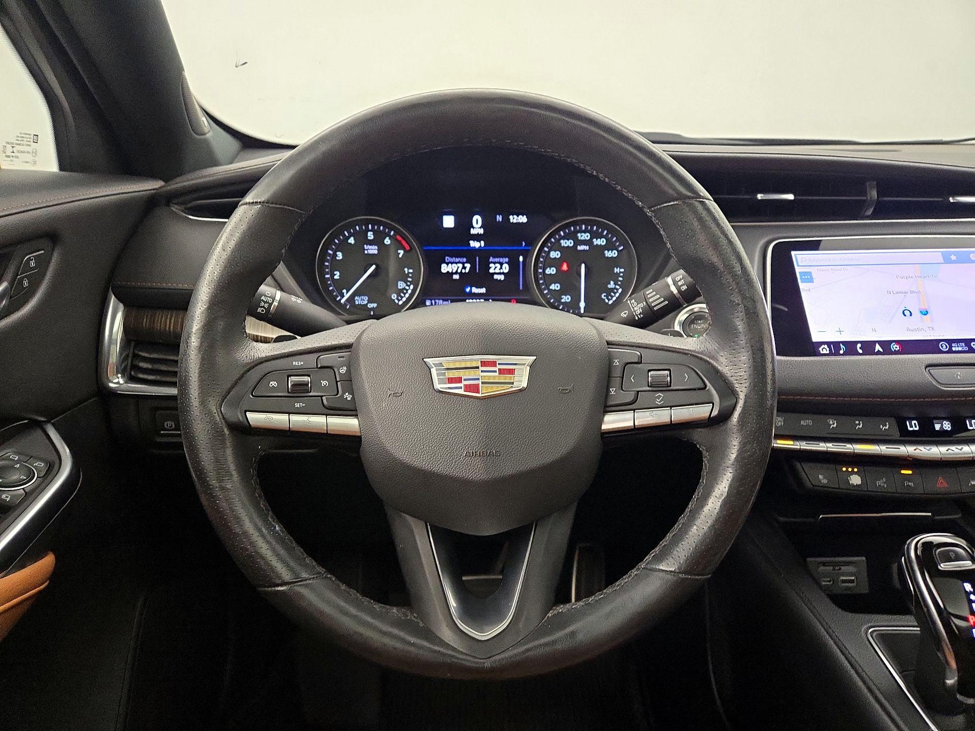 Thumbnail: 2020 Cadillac XT4 - 10