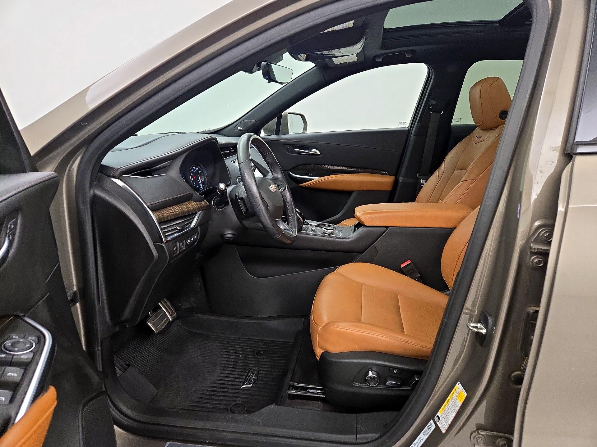 Thumbnail: 2020 Cadillac XT4 - 11