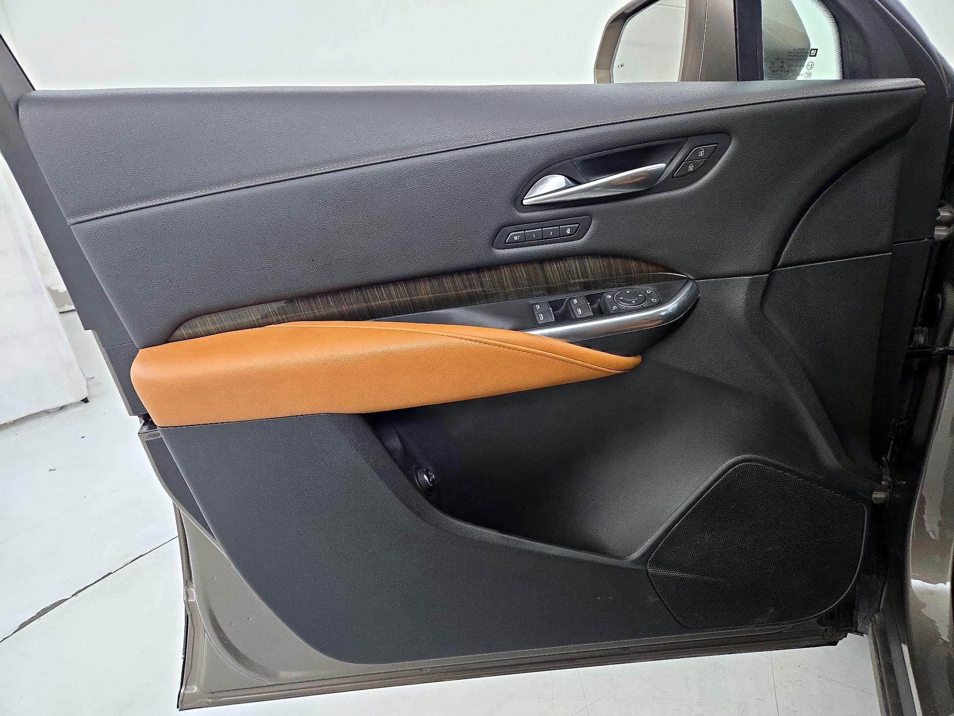 Thumbnail: 2020 Cadillac XT4 - 12