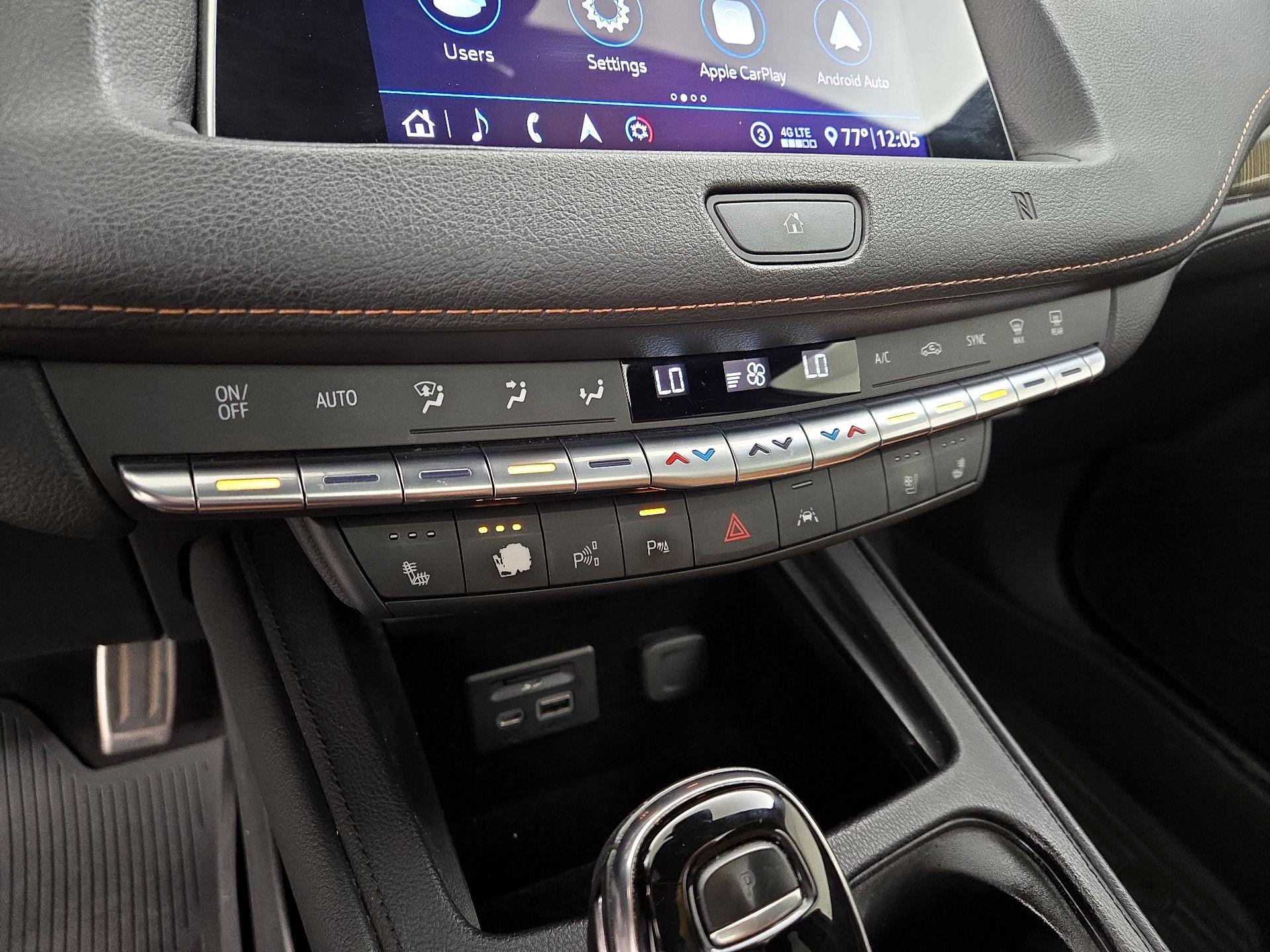 Thumbnail: 2020 Cadillac XT4 - 17