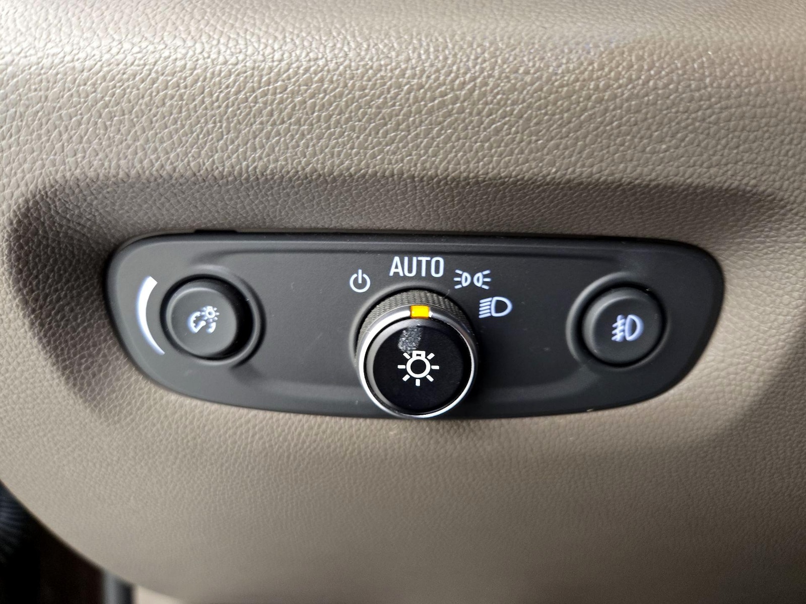 2019 Chevrolet Traverse 1LT - Photo 12
