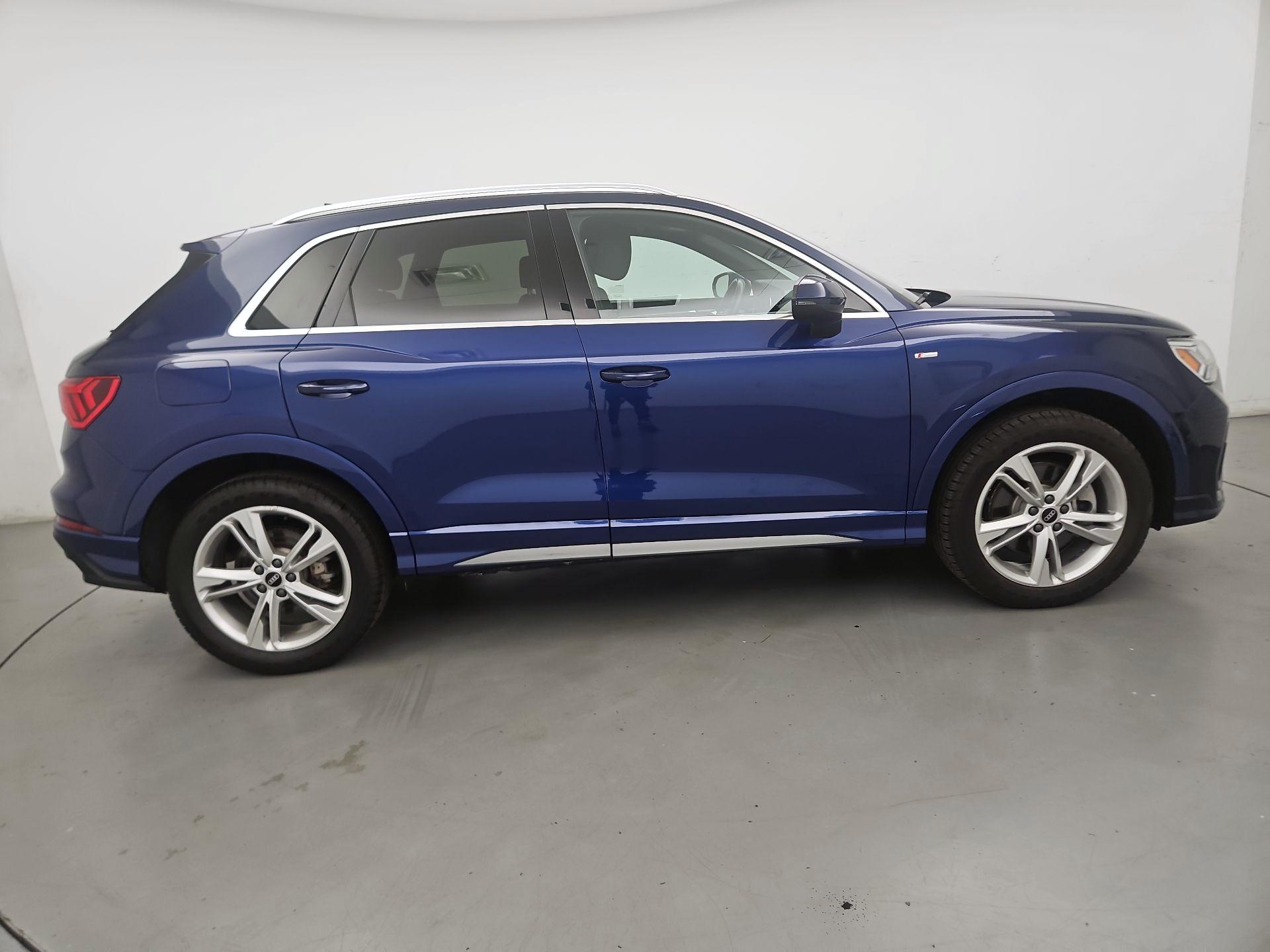 Thumbnail: 2022 Audi Q3 - 4