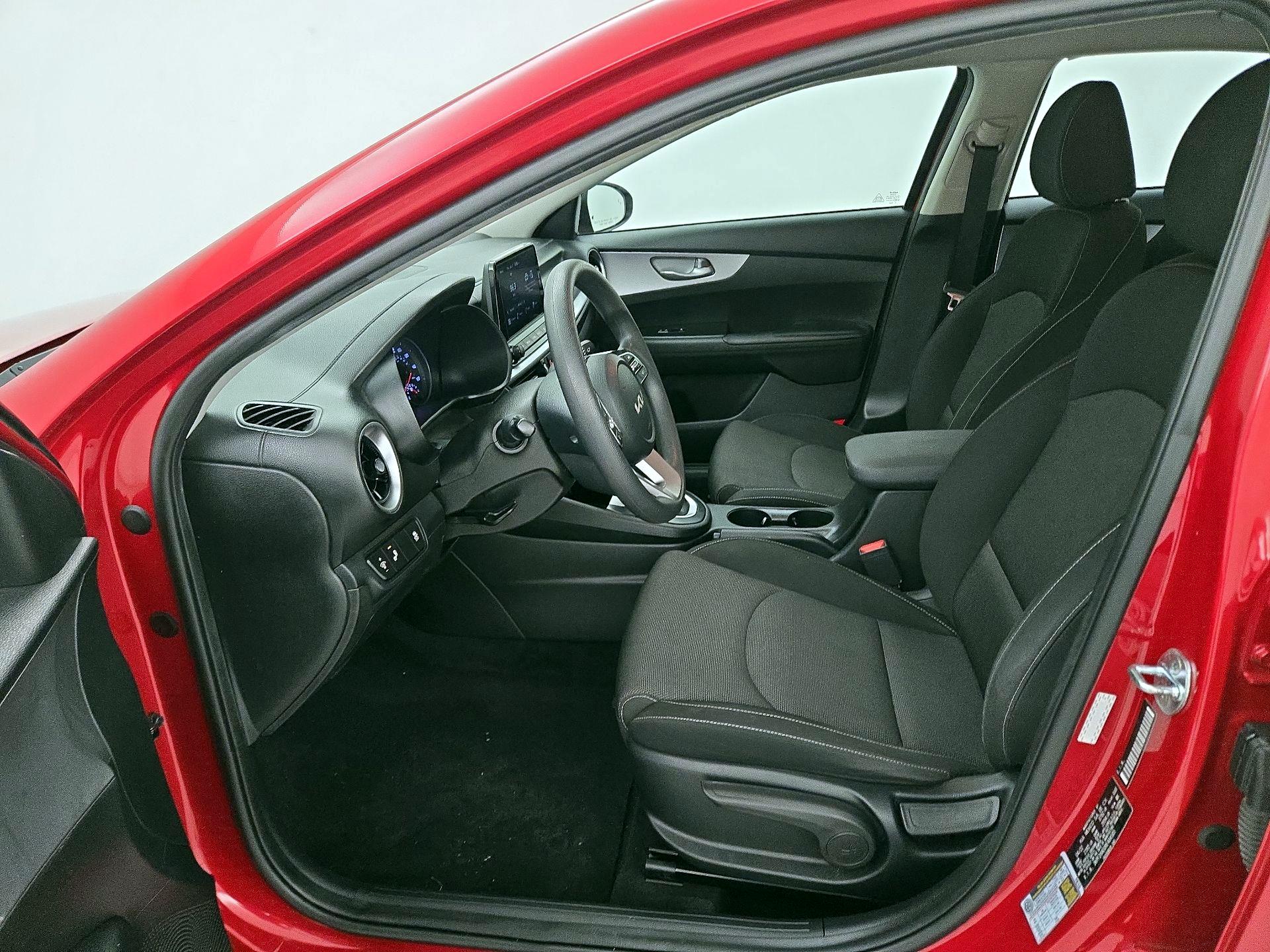 Thumbnail: 2022 Kia Forte - 11