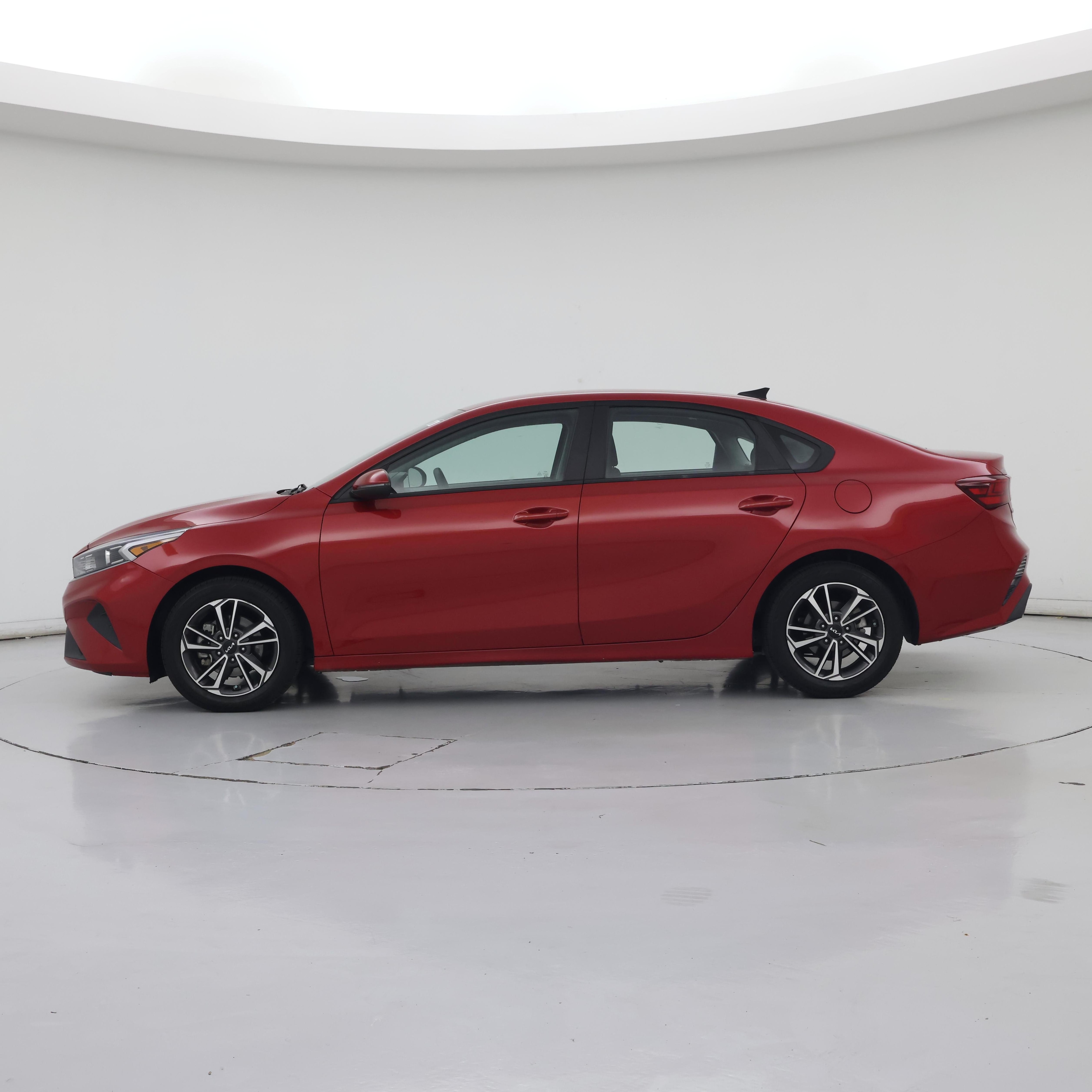 Thumbnail: 2022 Kia Forte - 3