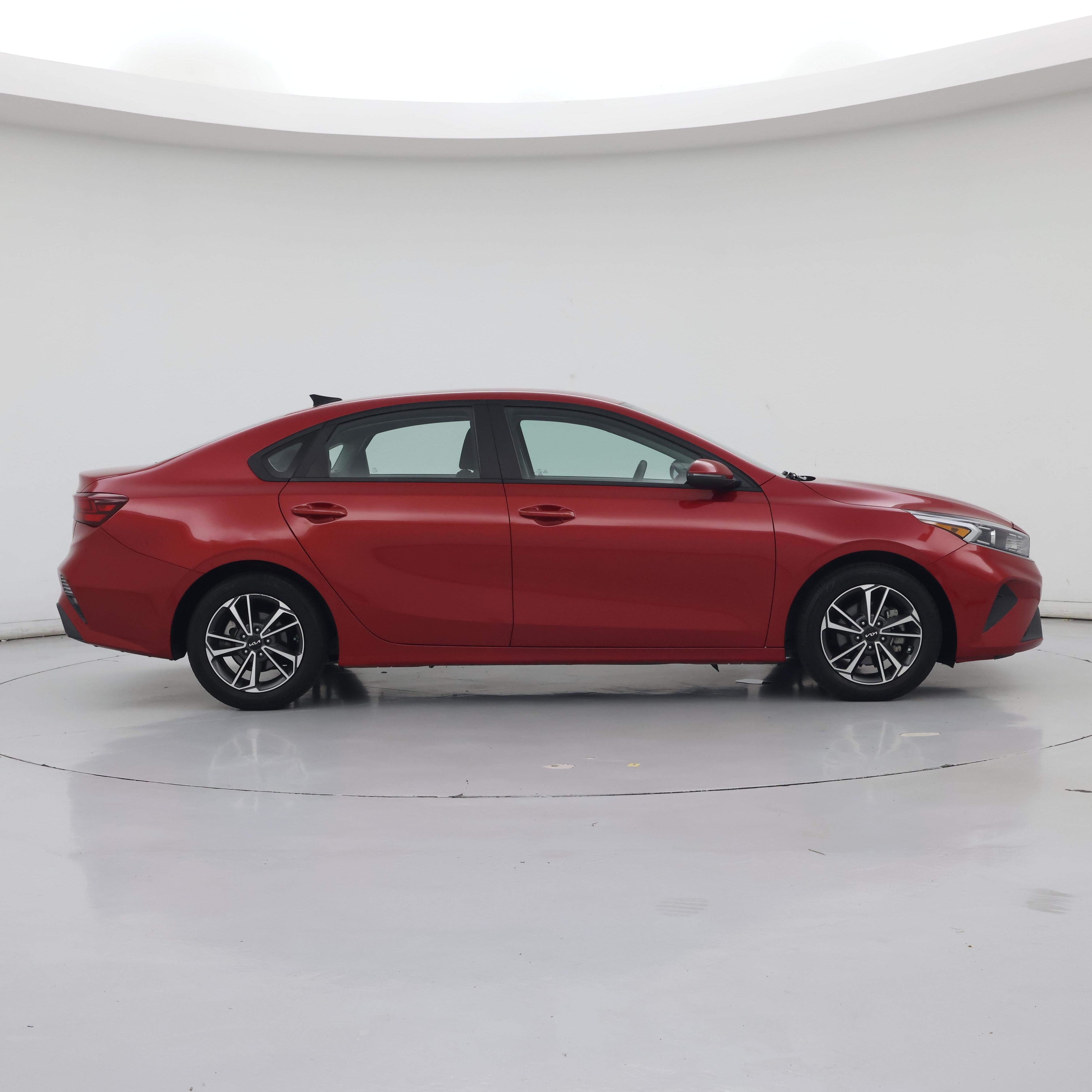 Thumbnail: 2022 Kia Forte - 7