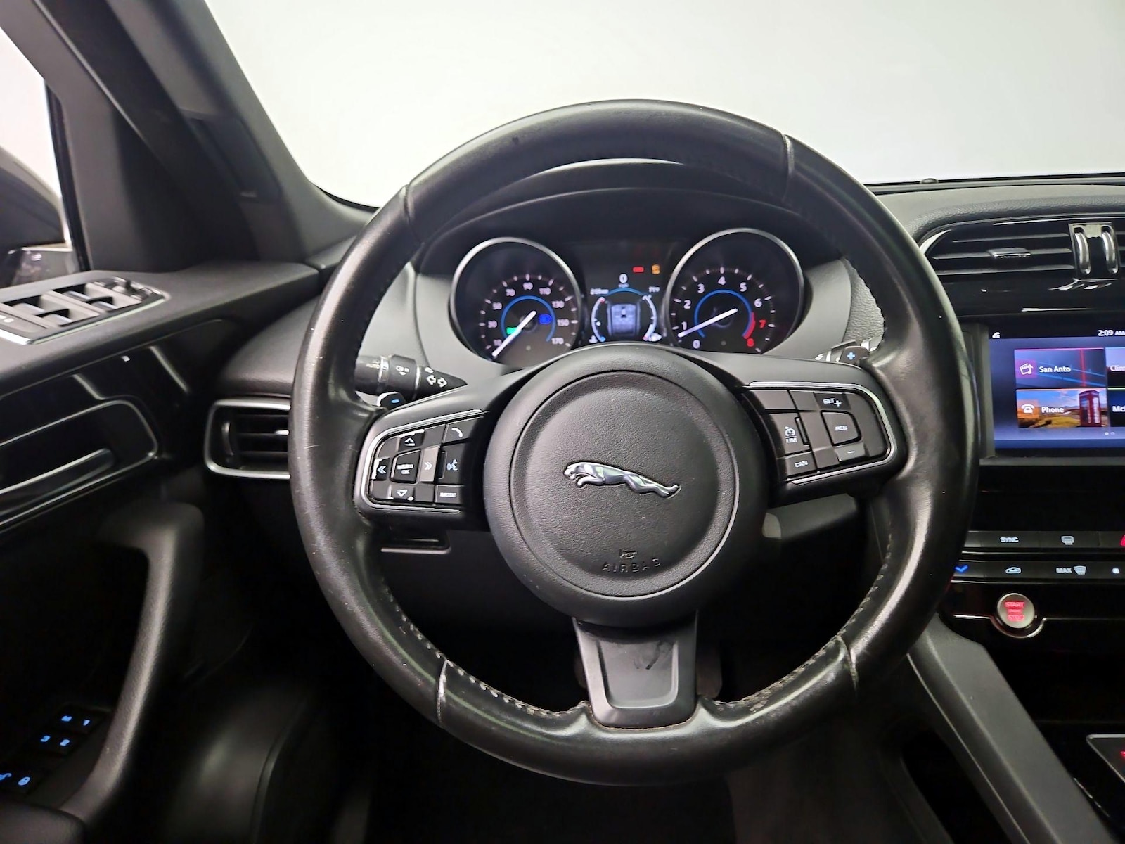 2018 Jaguar F-PACE Premium - Photo 11