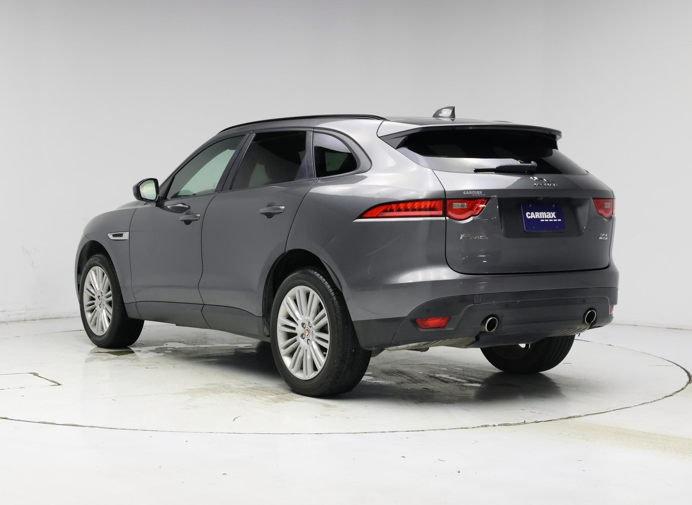 Thumbnail: 2018 Jaguar F-Pace - 2