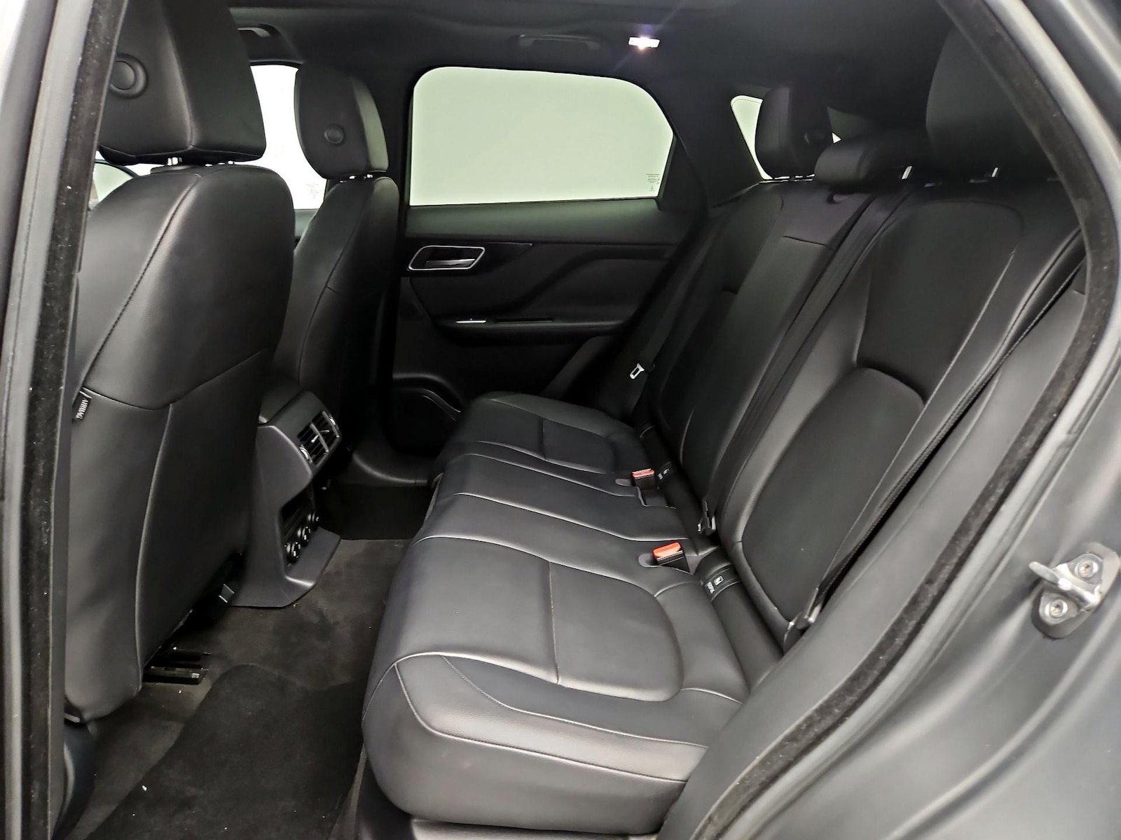 2018 Jaguar F-PACE Premium - Photo 21