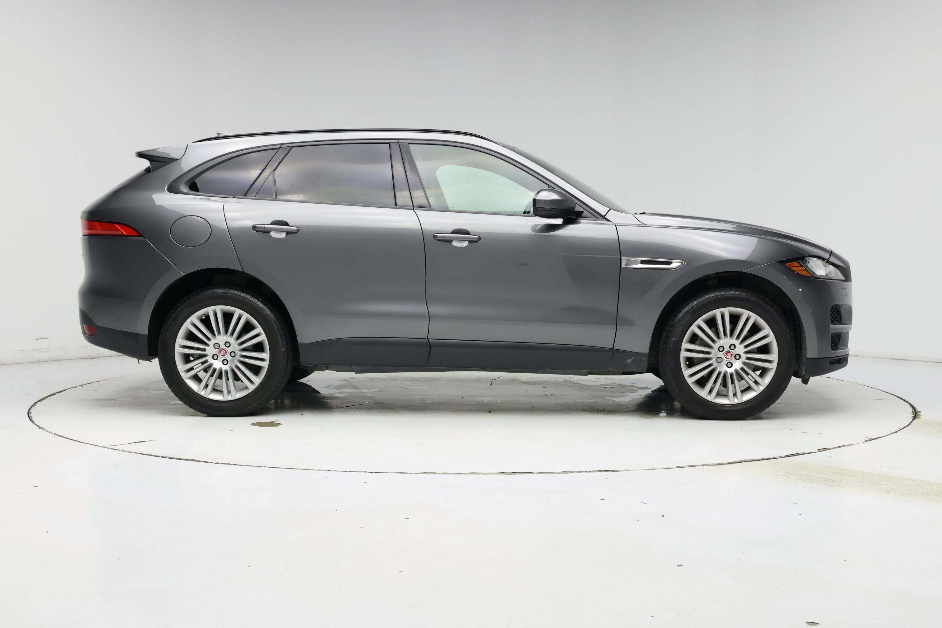 Thumbnail: 2018 Jaguar F-Pace - 7