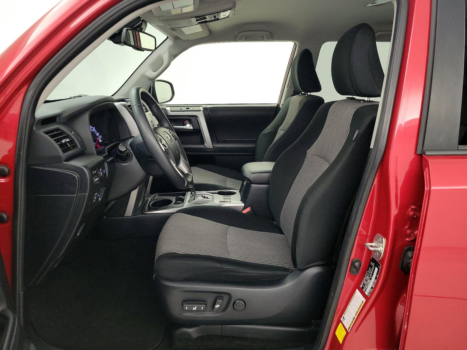 2024 Toyota 4Runner SR5 - Photo 12