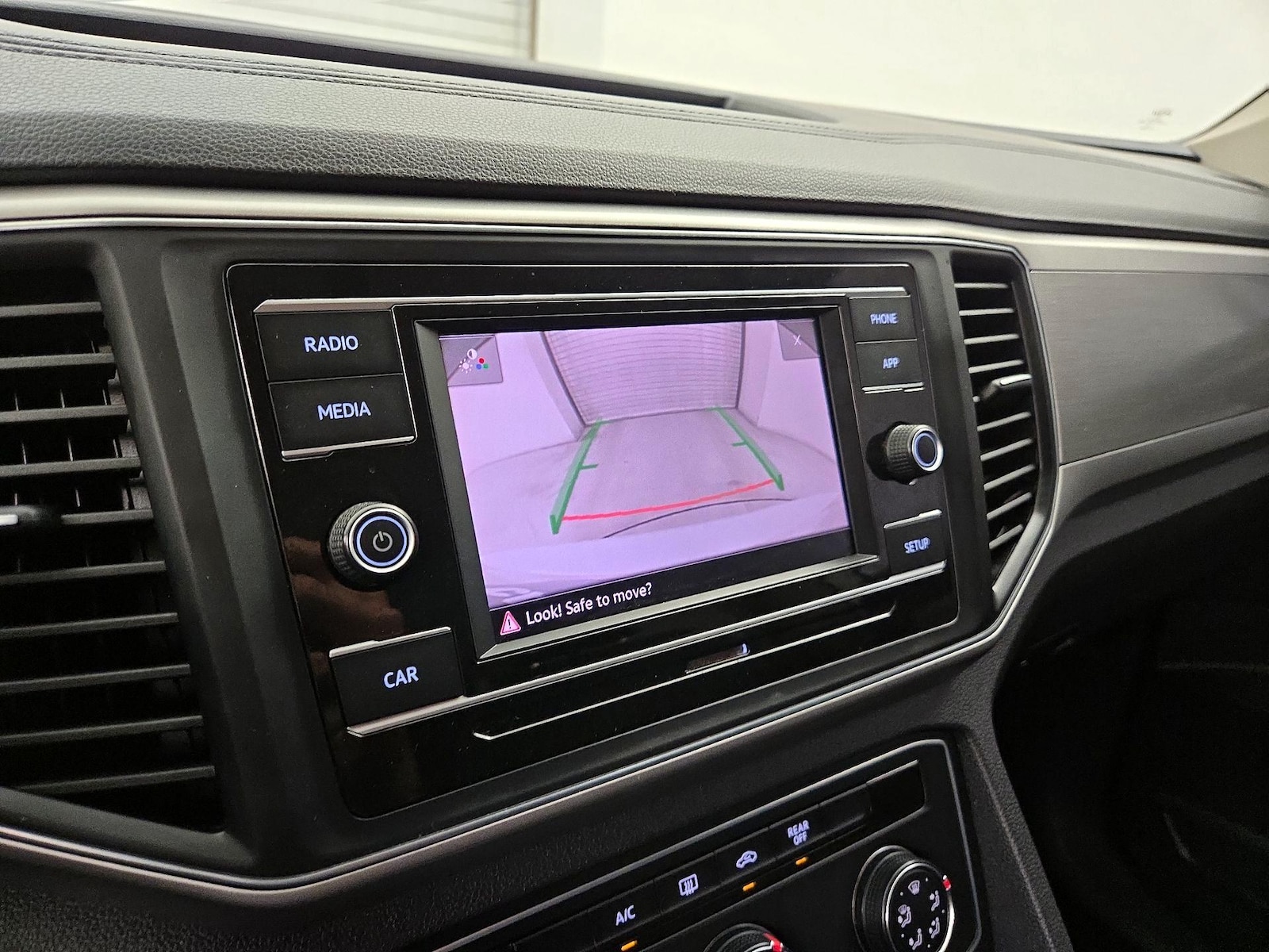 2018 Volkswagen Atlas S - Photo 13