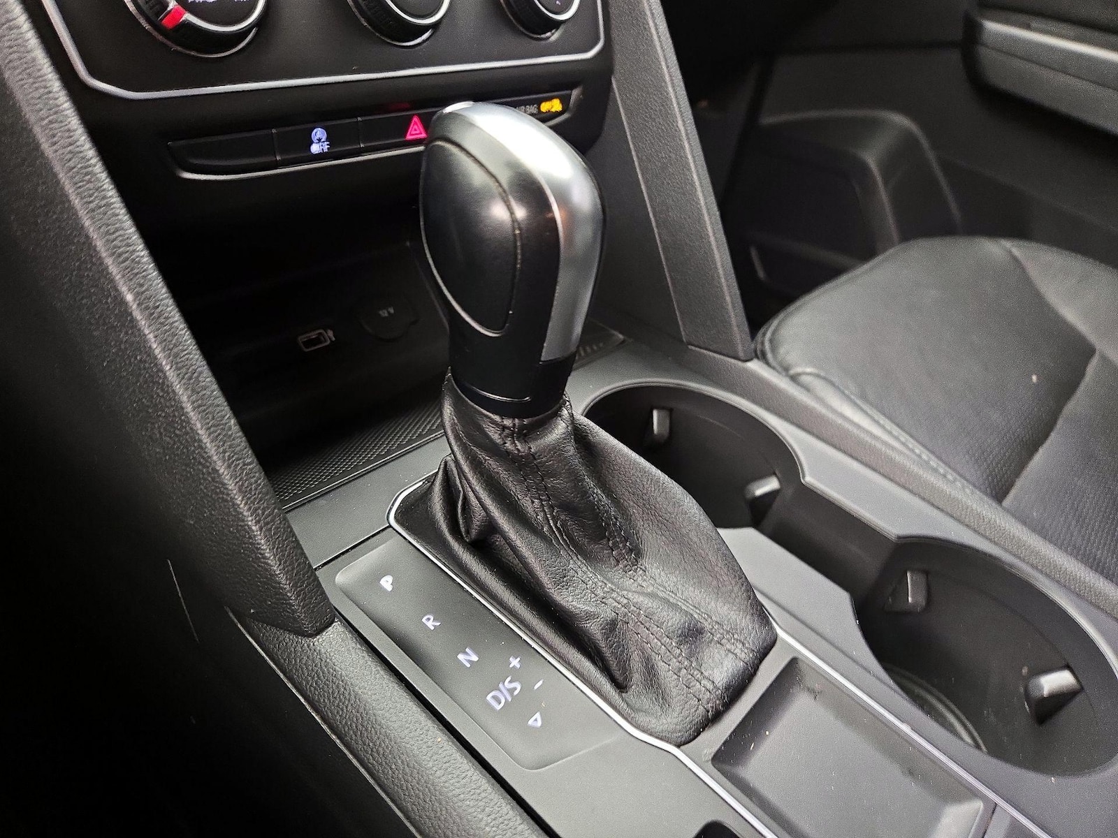 2018 Volkswagen Atlas S - Photo 16