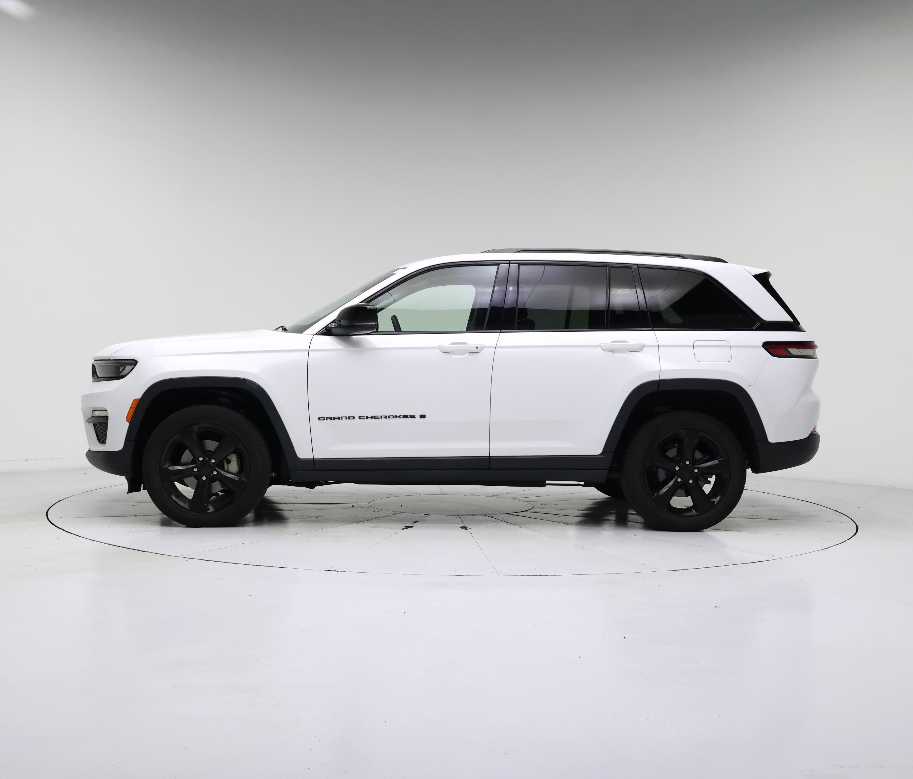 Thumbnail: 2023 Jeep Grand Cherokee - 3