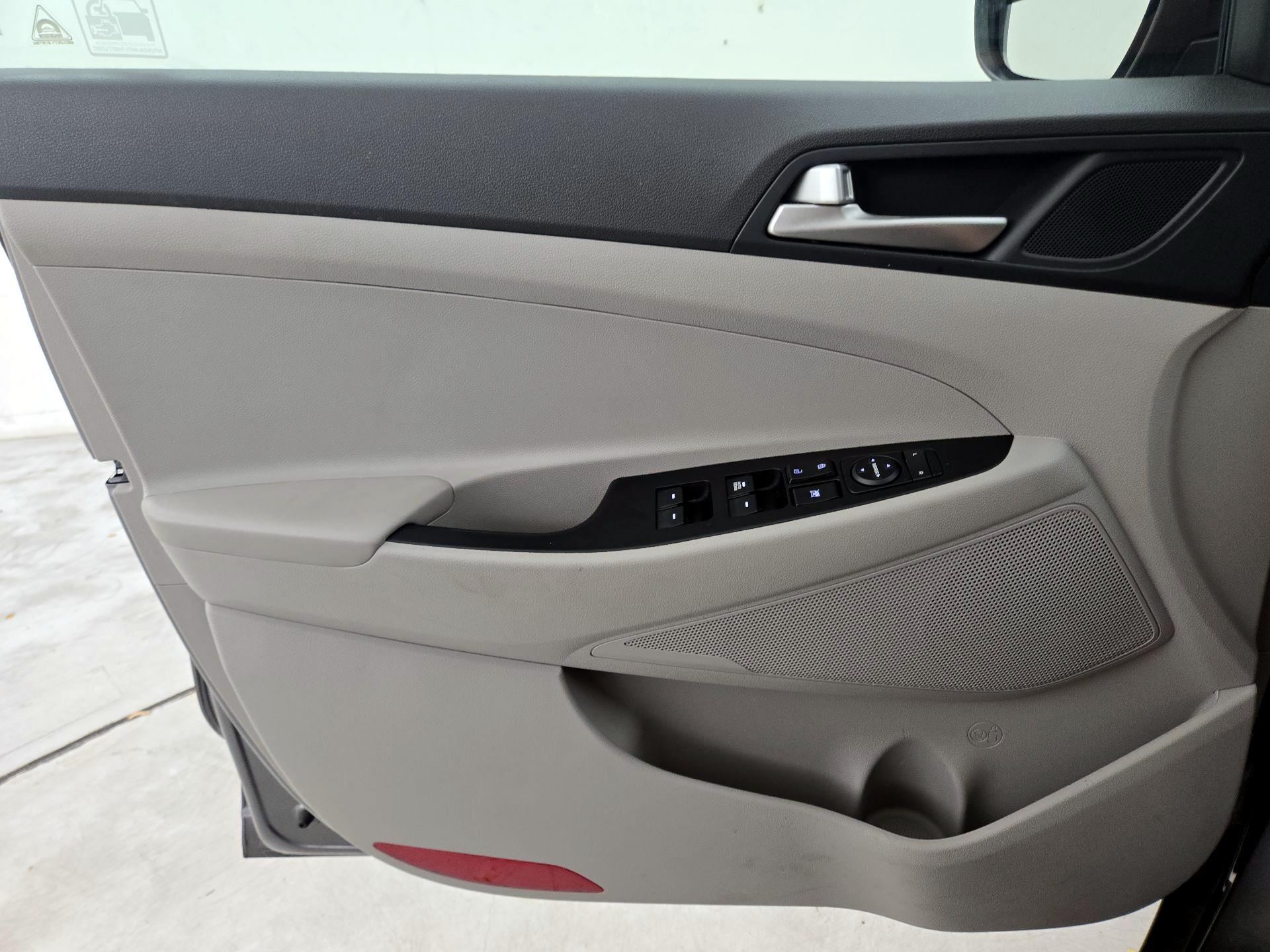 Thumbnail: 2020 Hyundai Tucson - 12