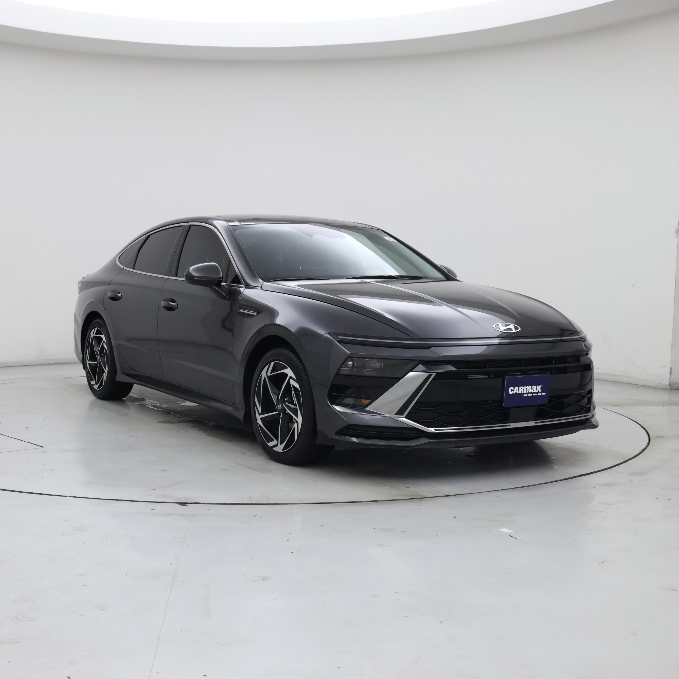 Gray 2025 Hyundai Sonata Sedan Front-Wheel Drive Automatic