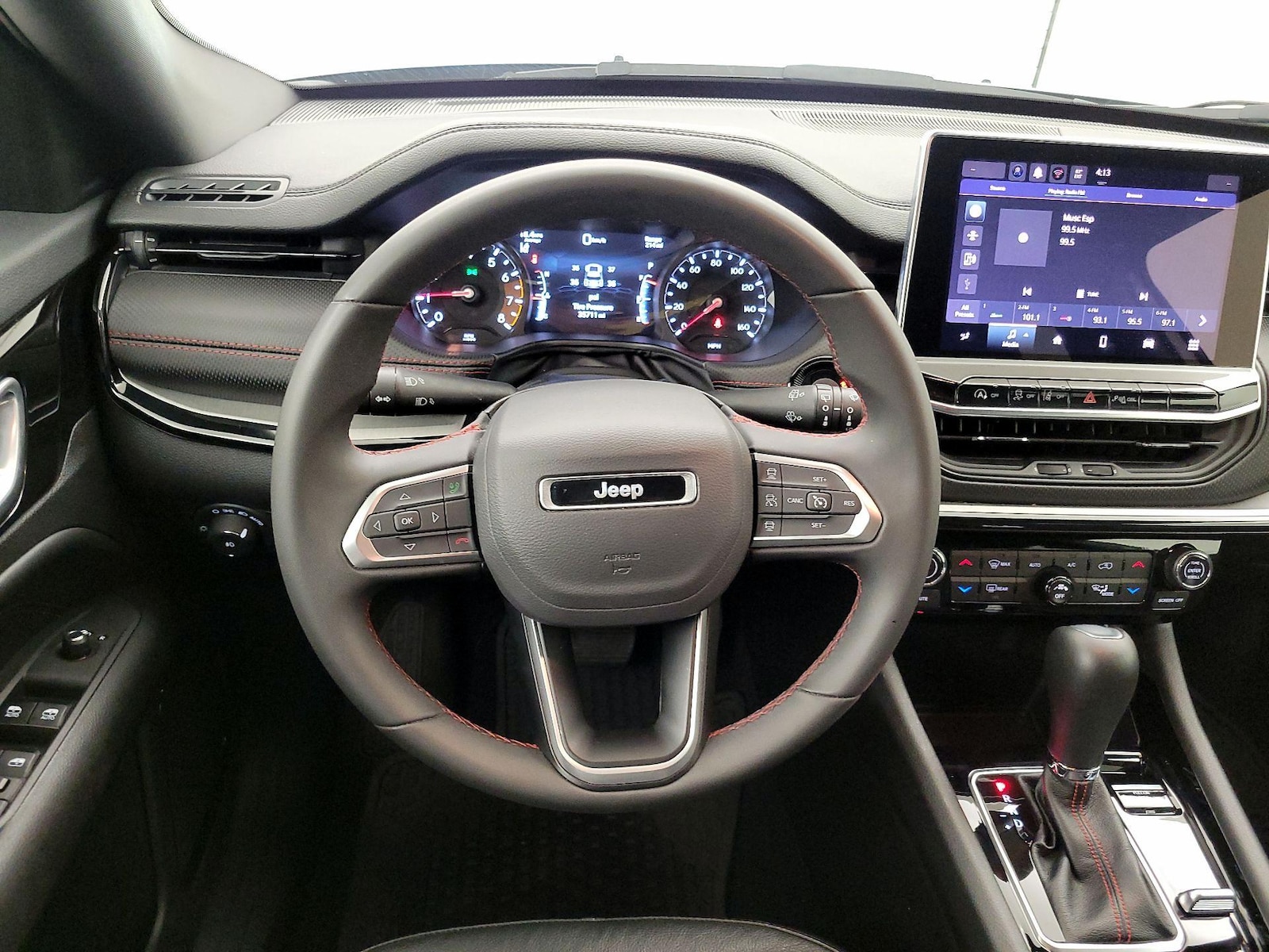 2025 Jeep Compass Trailhawk - Photo 11