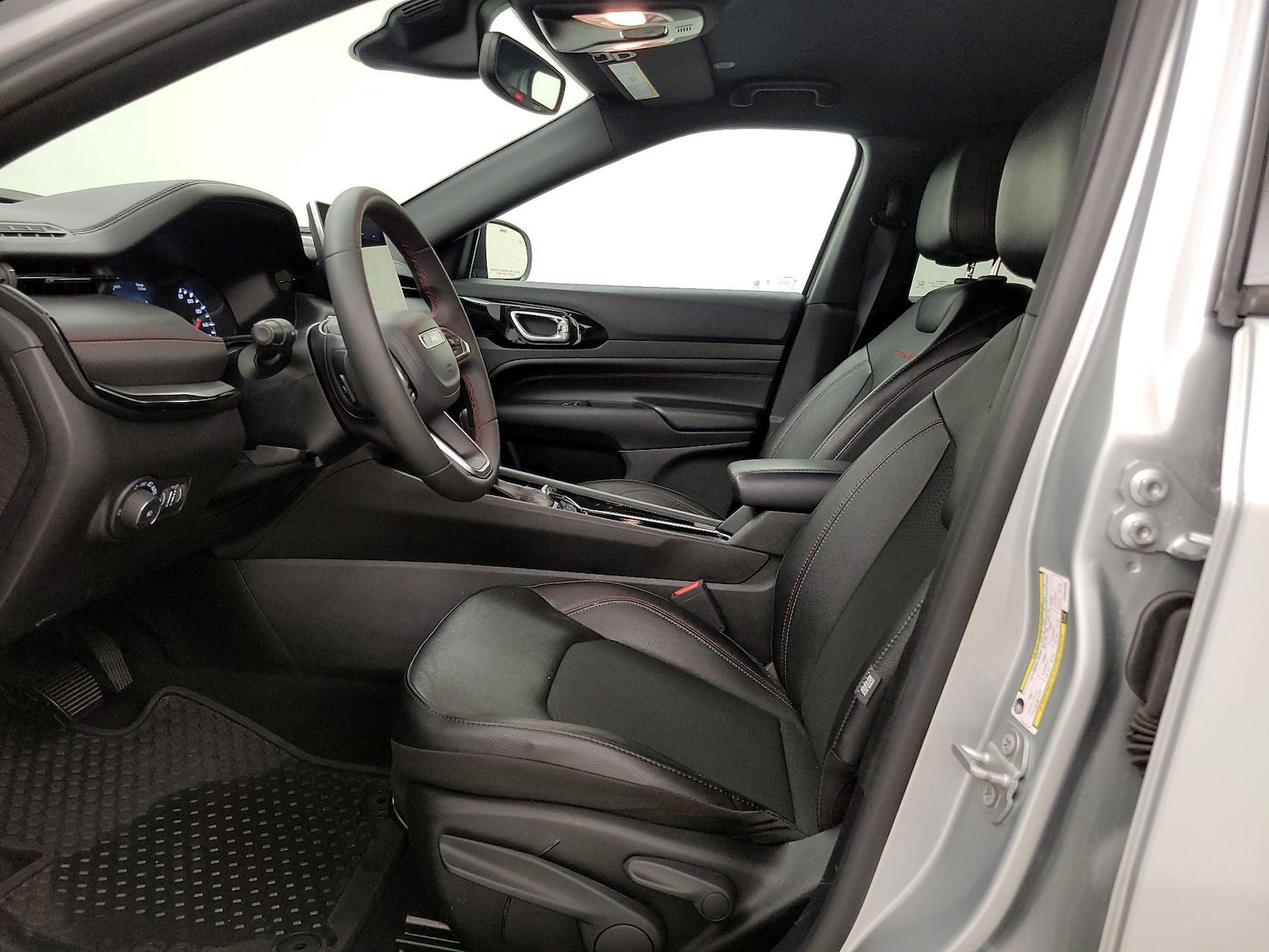2025 Jeep Compass Trailhawk - Photo 12