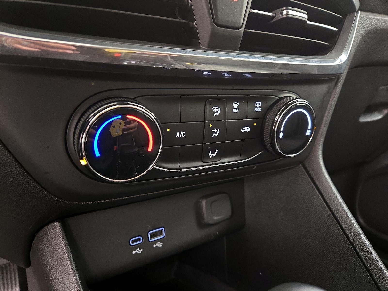2025 Buick Encore GX Preferred - Photo 17