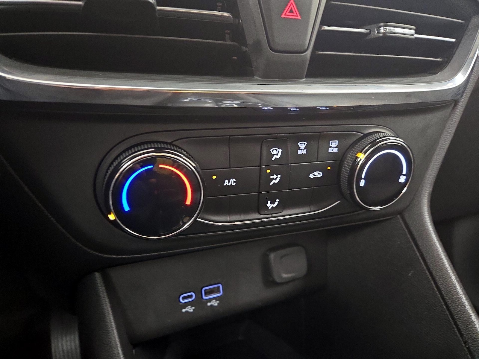 2025 Buick Encore GX Preferred - Photo 17