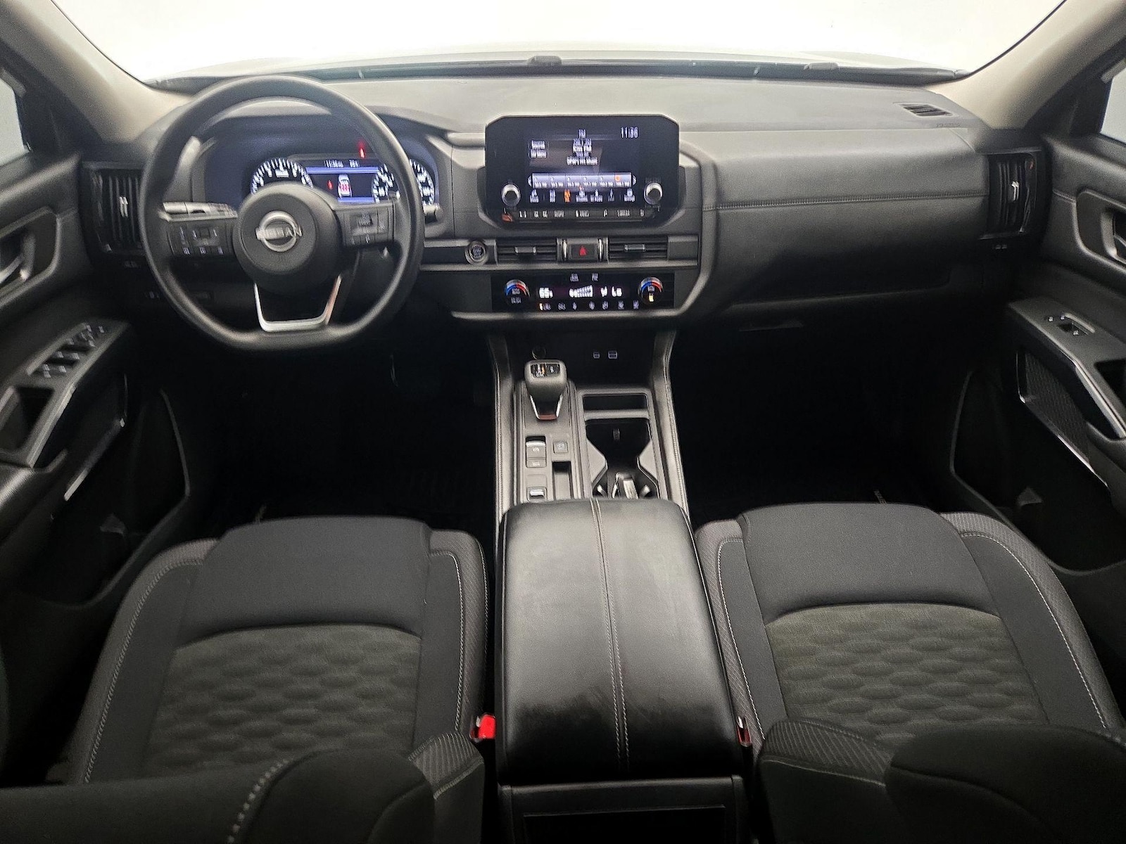 2024 Nissan Pathfinder S - Photo 10