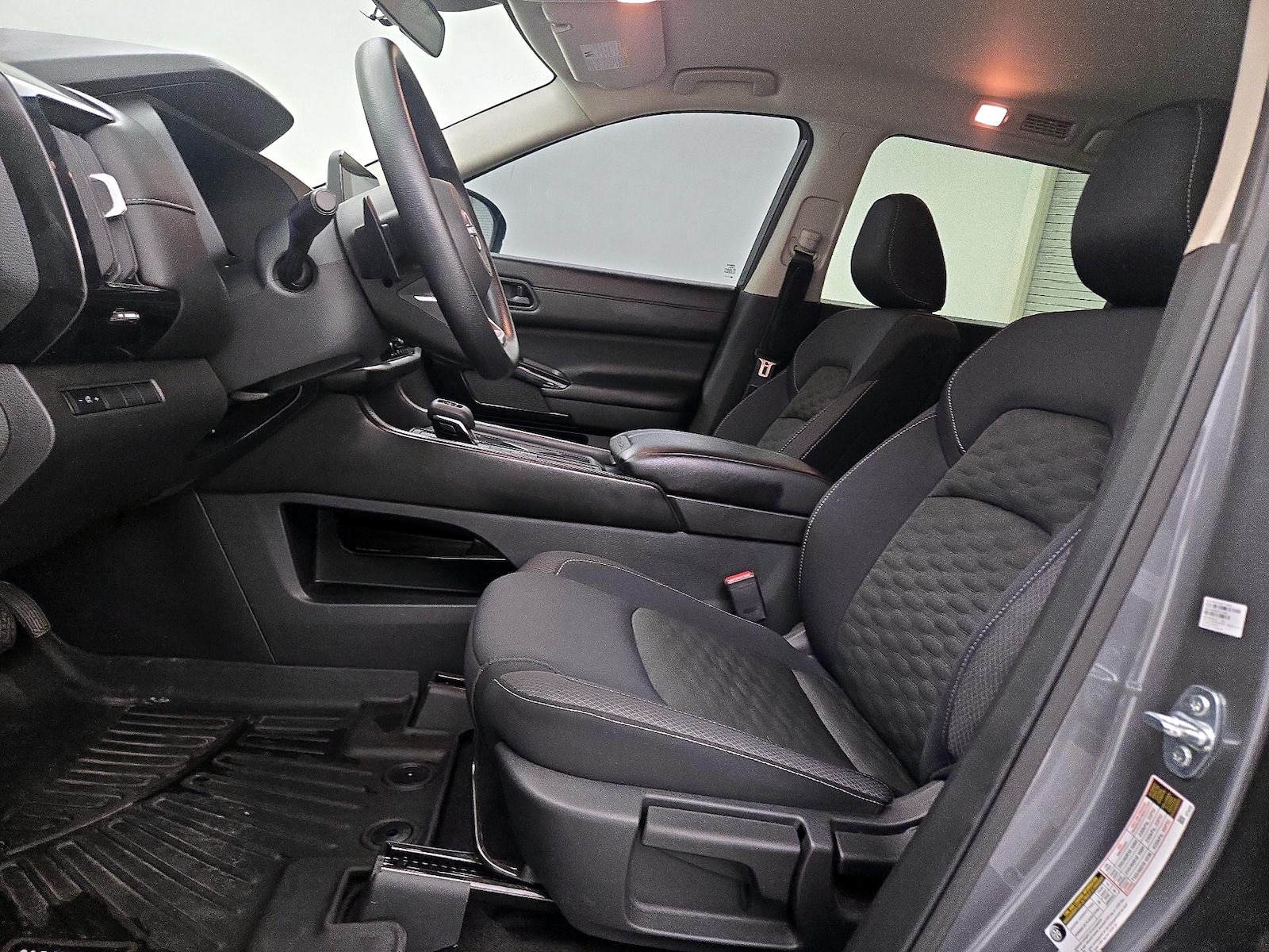 2024 Nissan Pathfinder S - Photo 12