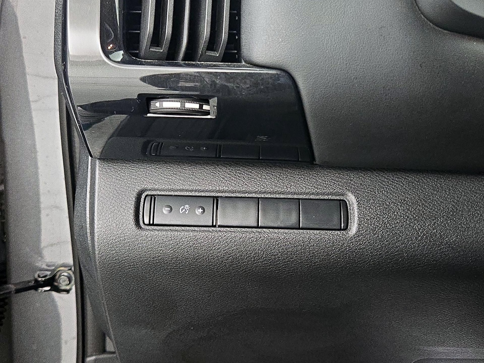 2024 Nissan Pathfinder S - Photo 14