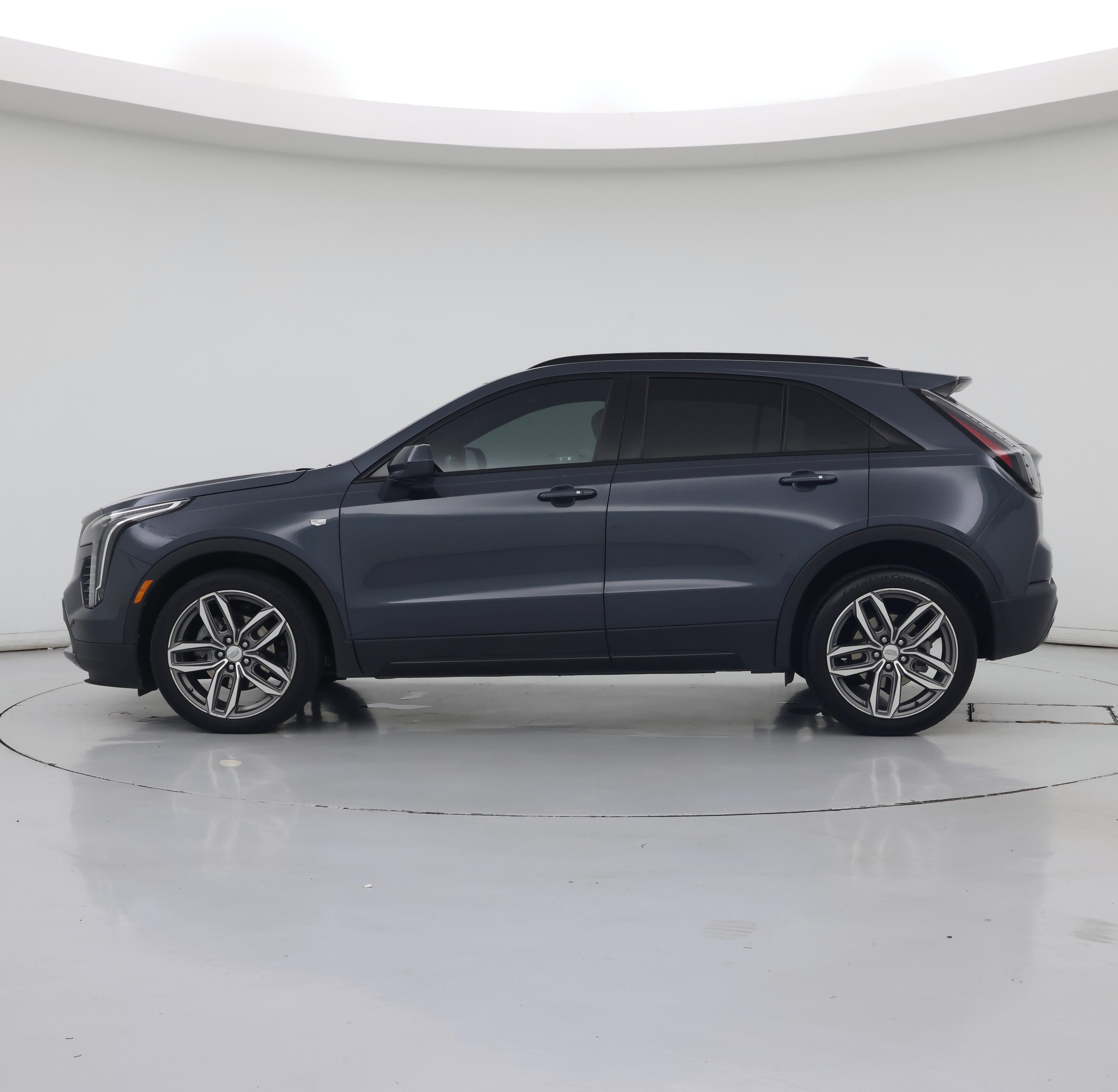 Thumbnail: 2020 Cadillac XT4 - 3