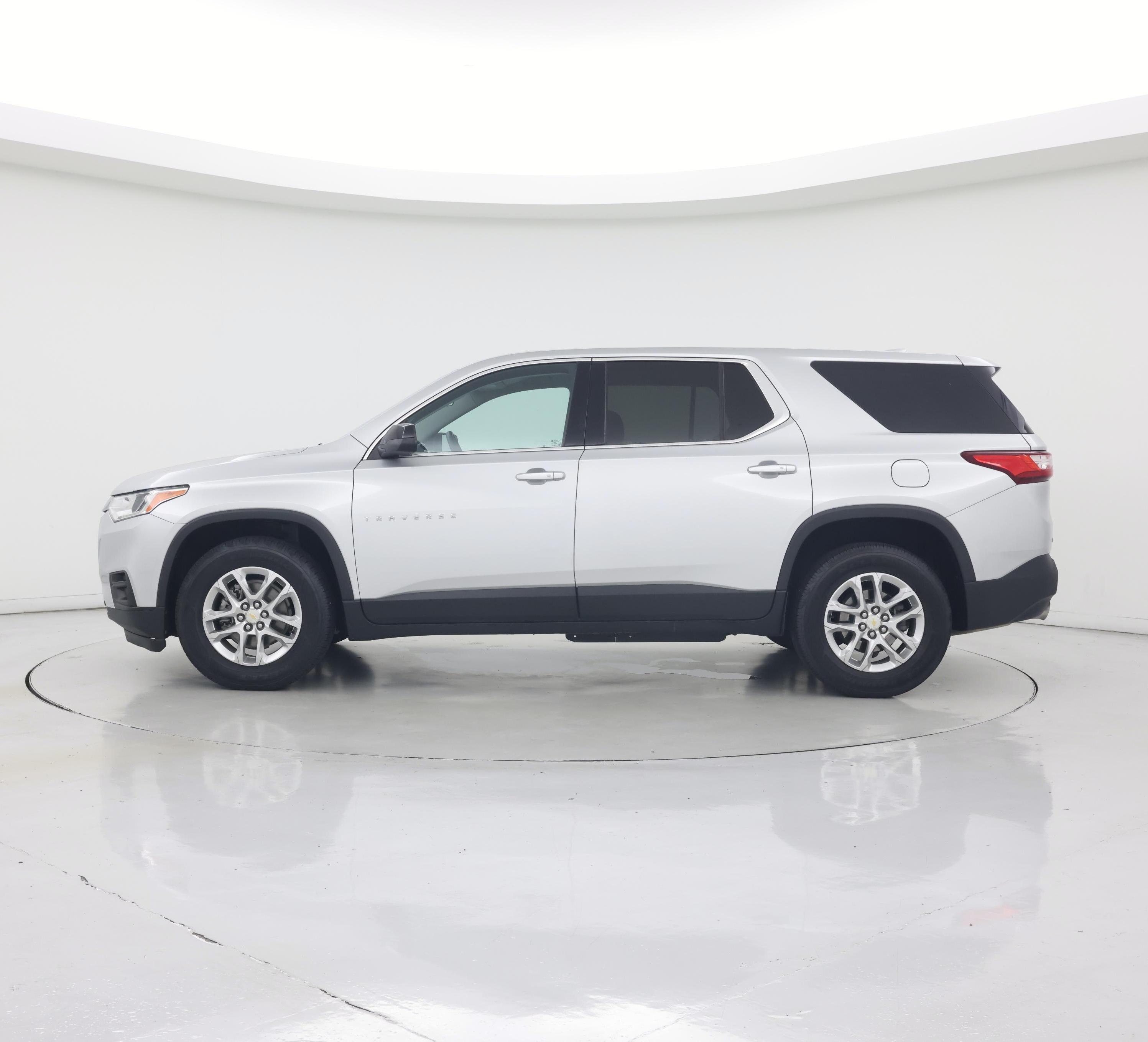 Thumbnail: 2021 Chevrolet Traverse - 3