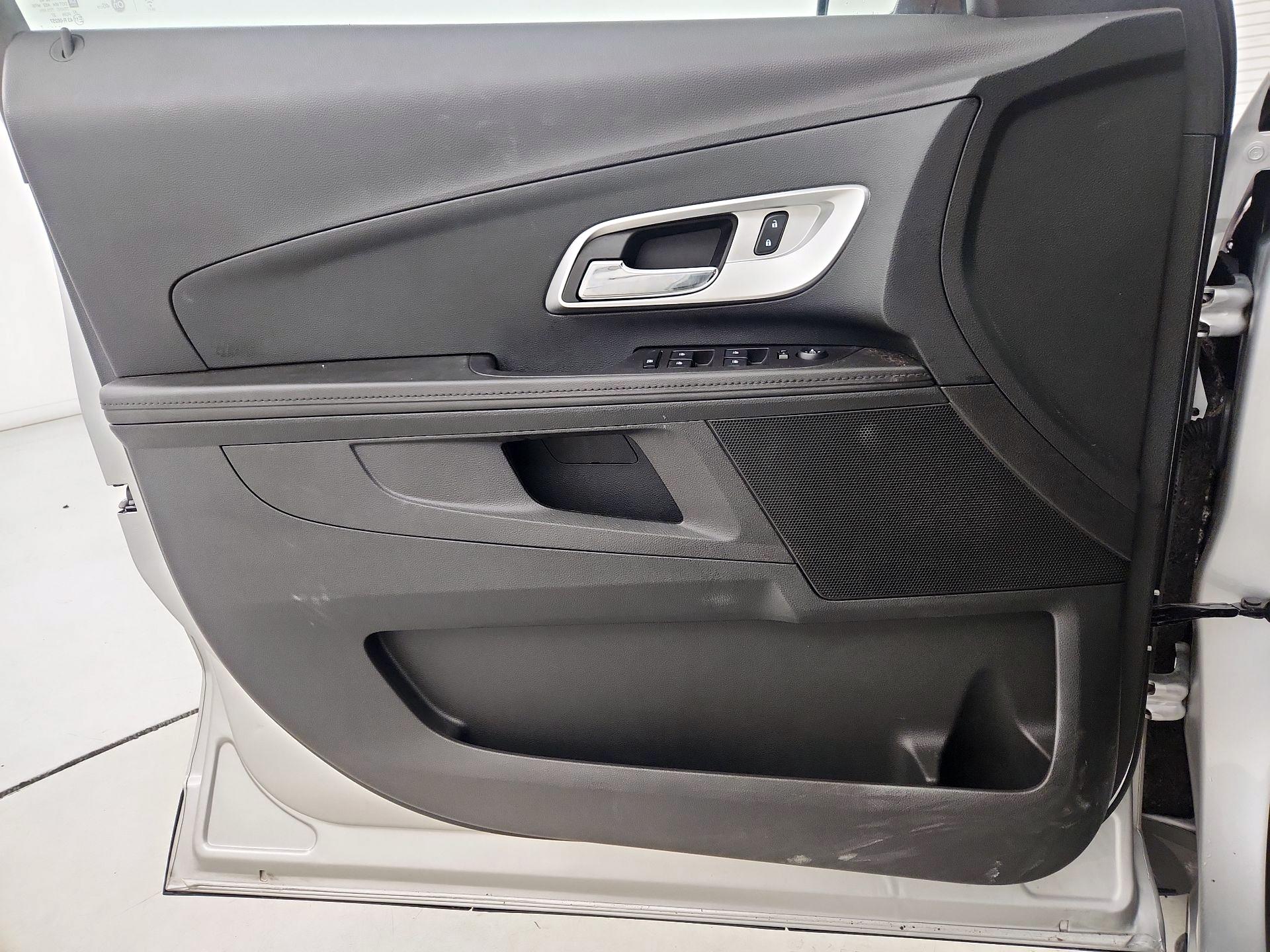 Thumbnail: 2017 Chevrolet Equinox - 12