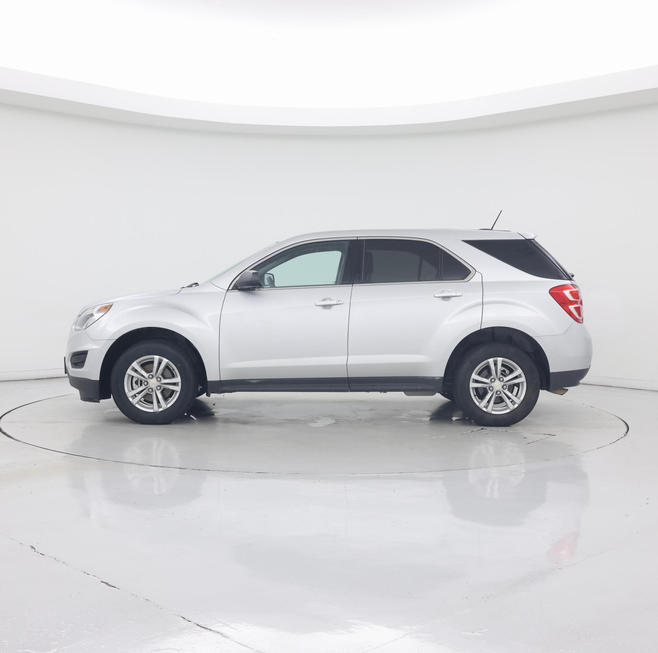 Thumbnail: 2017 Chevrolet Equinox - 3
