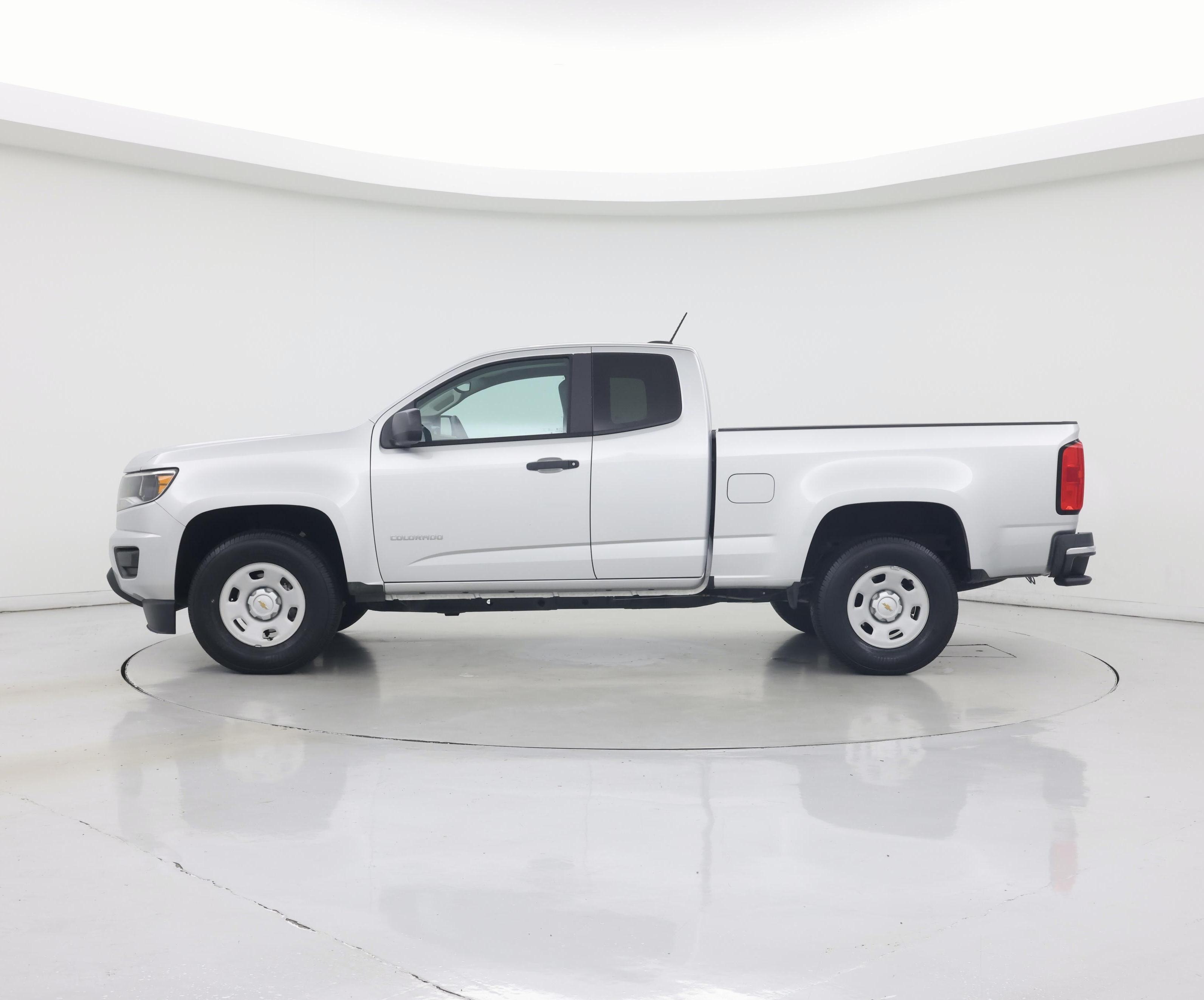 Thumbnail: 2017 Chevrolet Colorado - 3