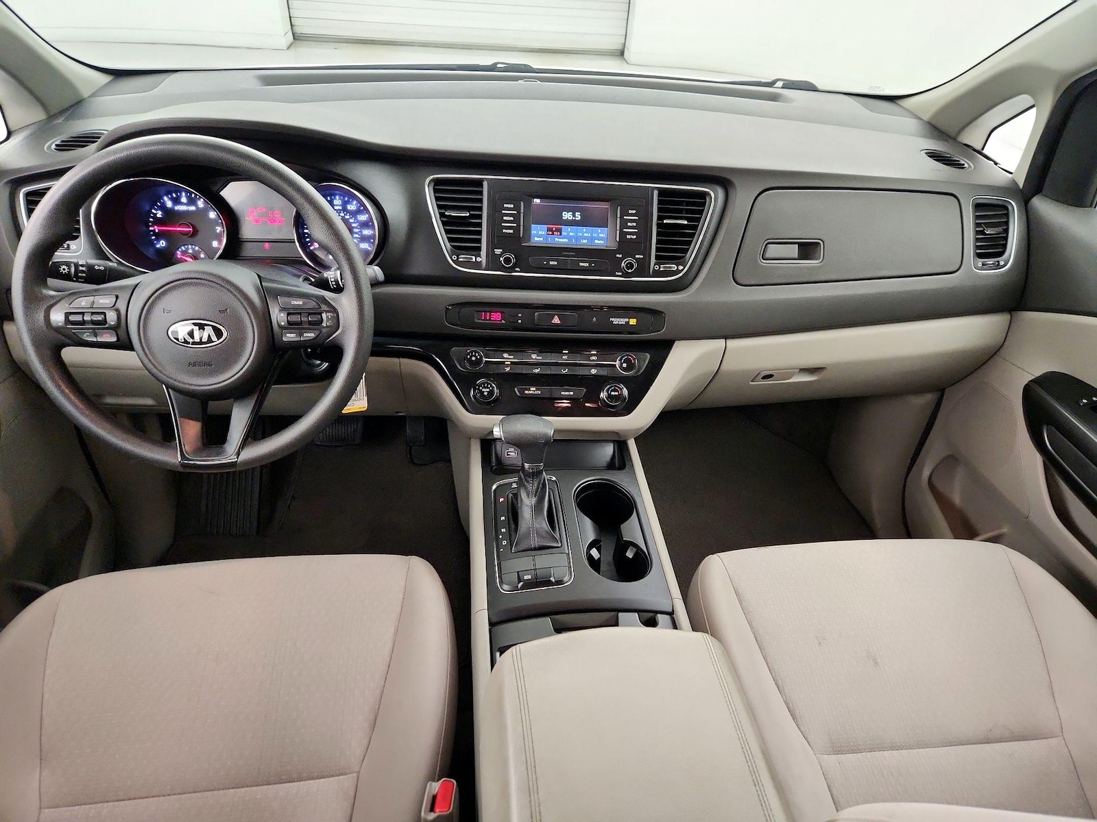2018 Kia Sedona L - Photo 10
