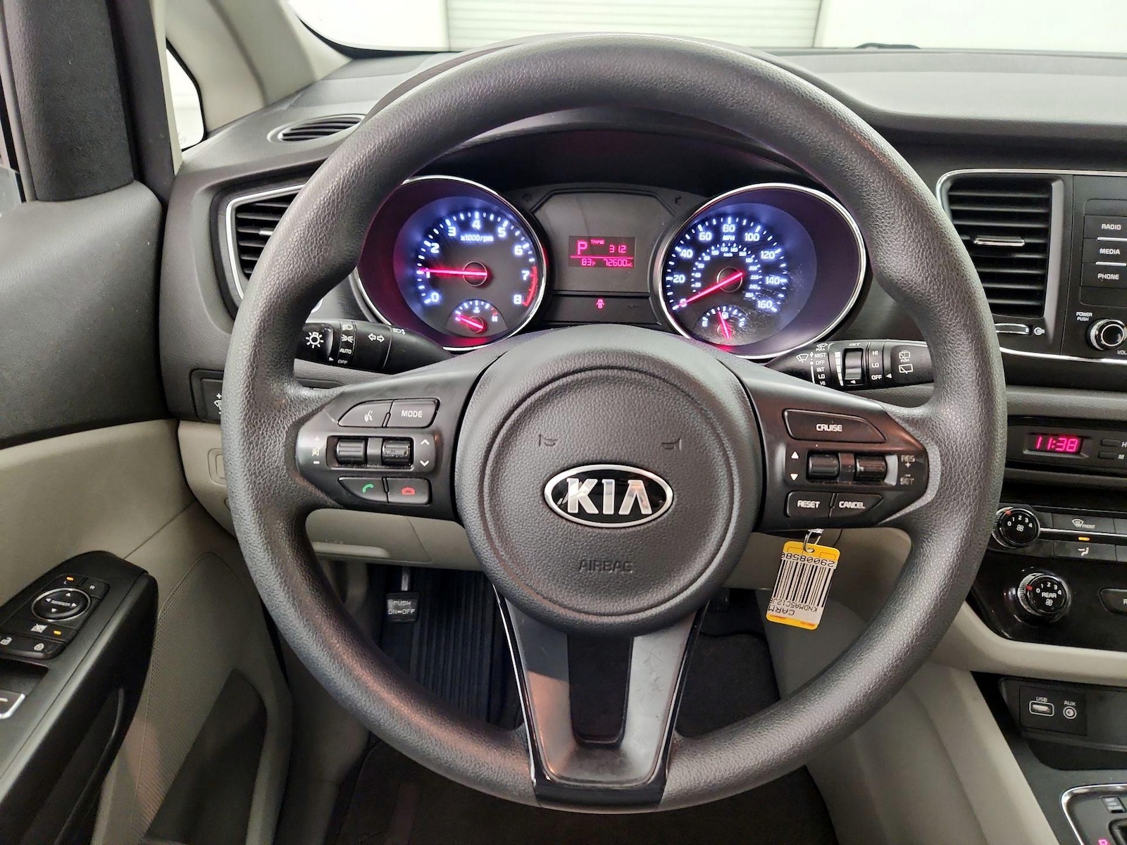 2018 Kia Sedona L - Photo 11