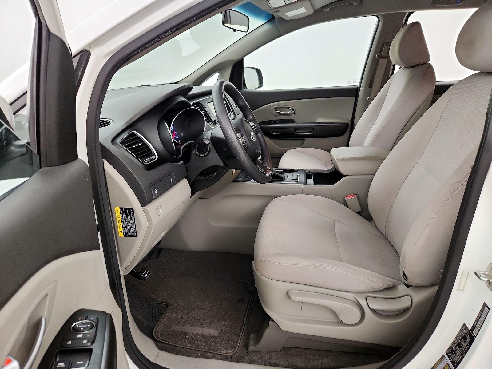 2018 Kia Sedona L - Photo 12
