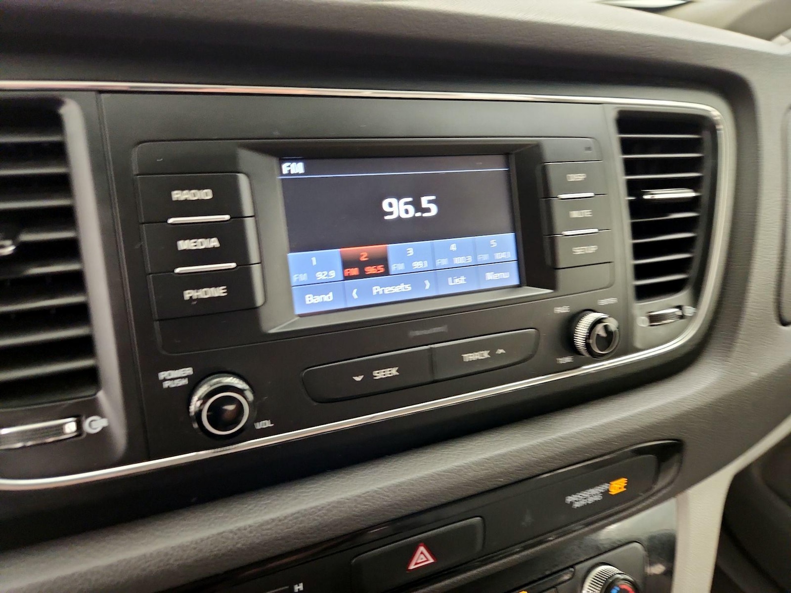 2018 Kia Sedona L - Photo 16