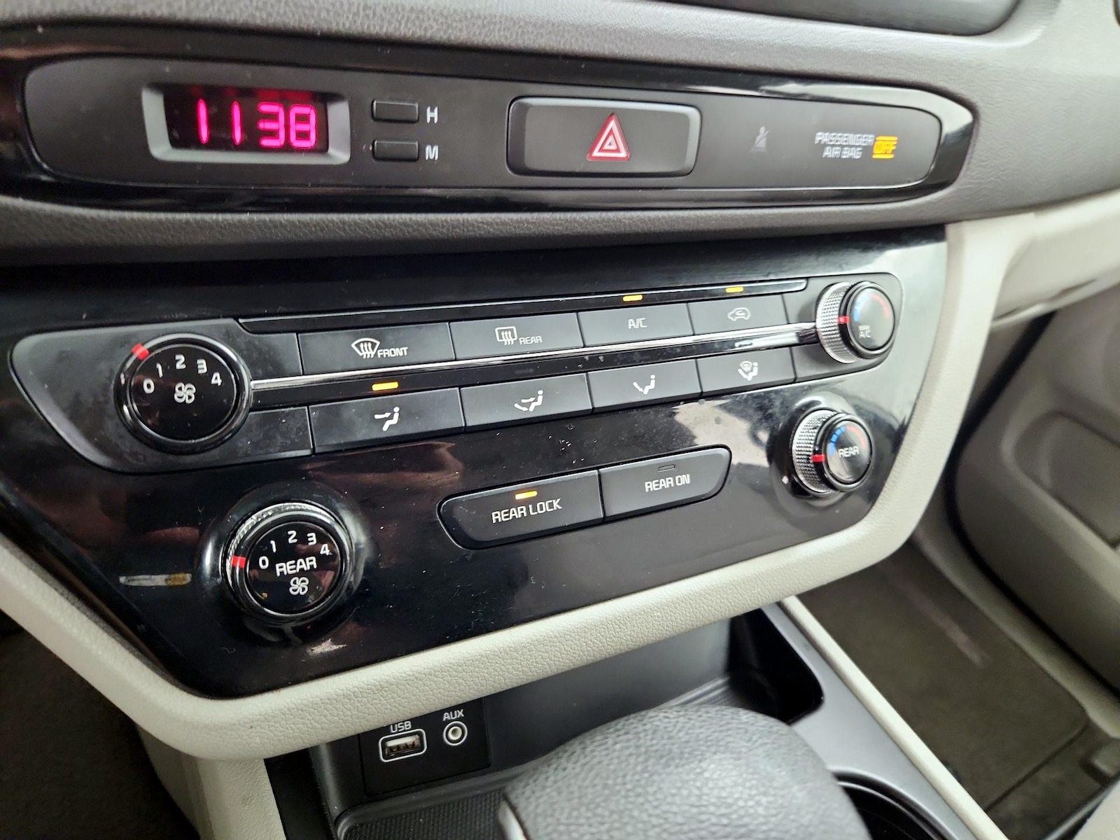 2018 Kia Sedona L - Photo 17