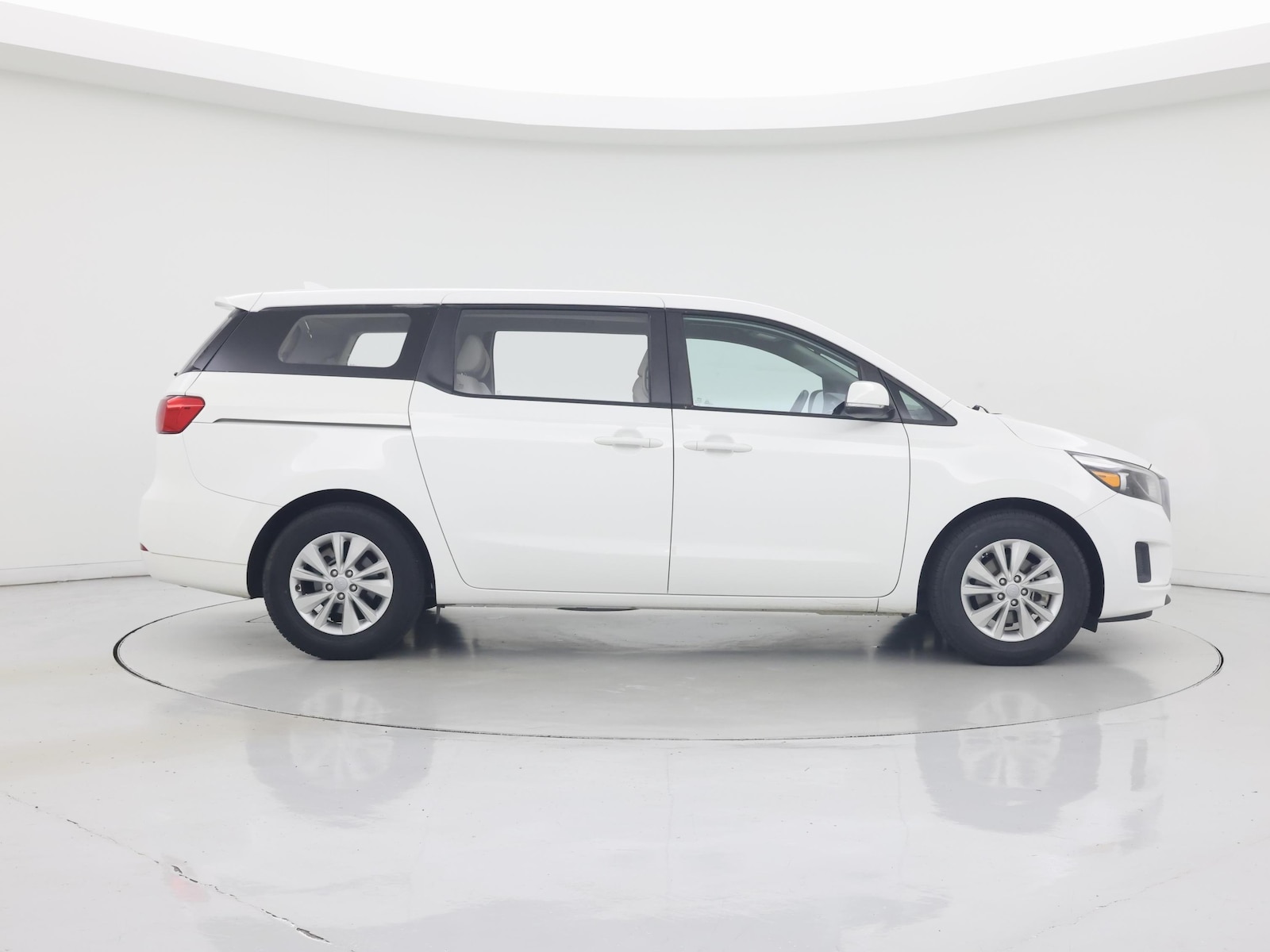 2018 Kia Sedona L - Photo 8