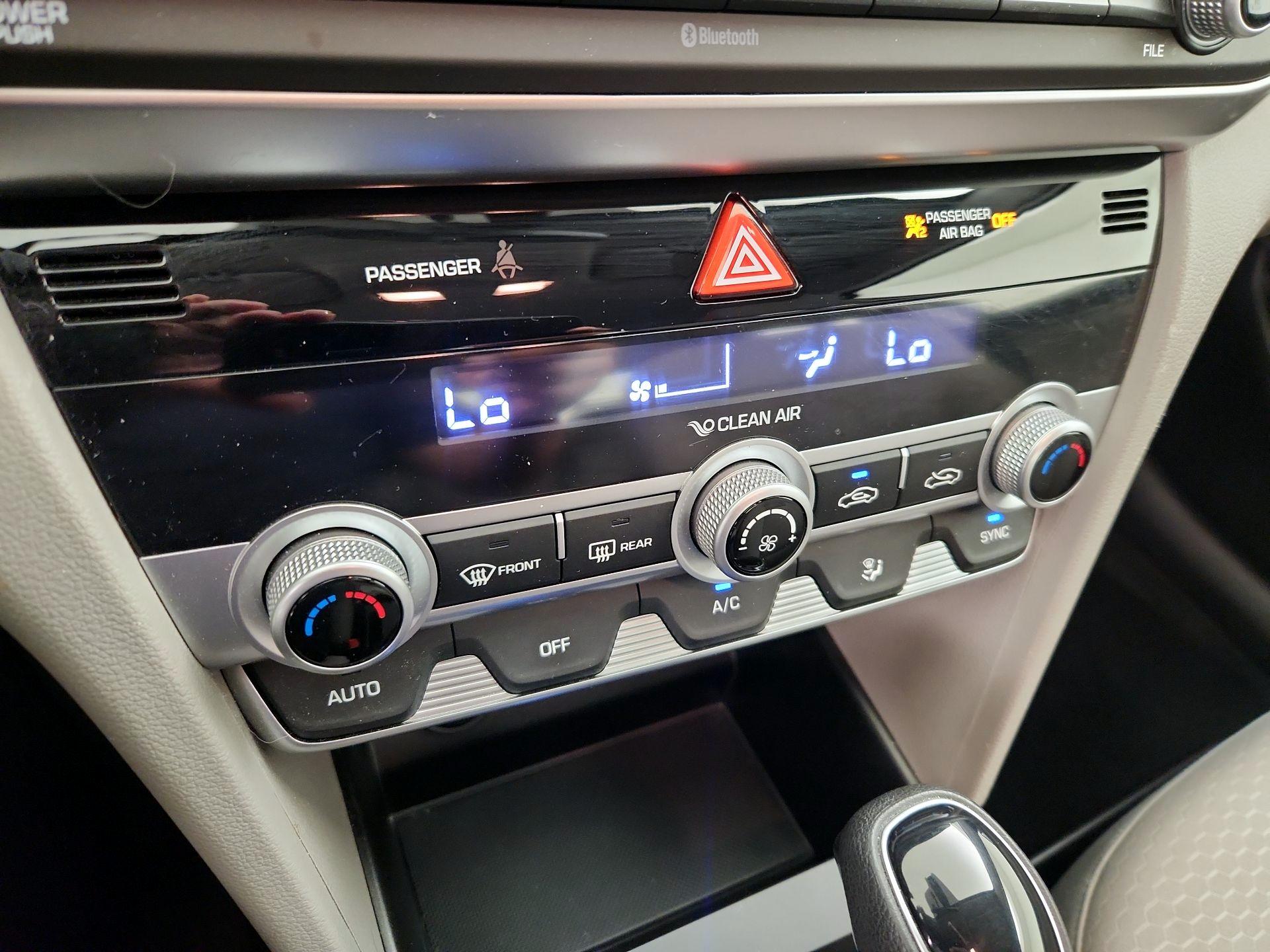 Thumbnail: 2020 Hyundai Elantra - 16